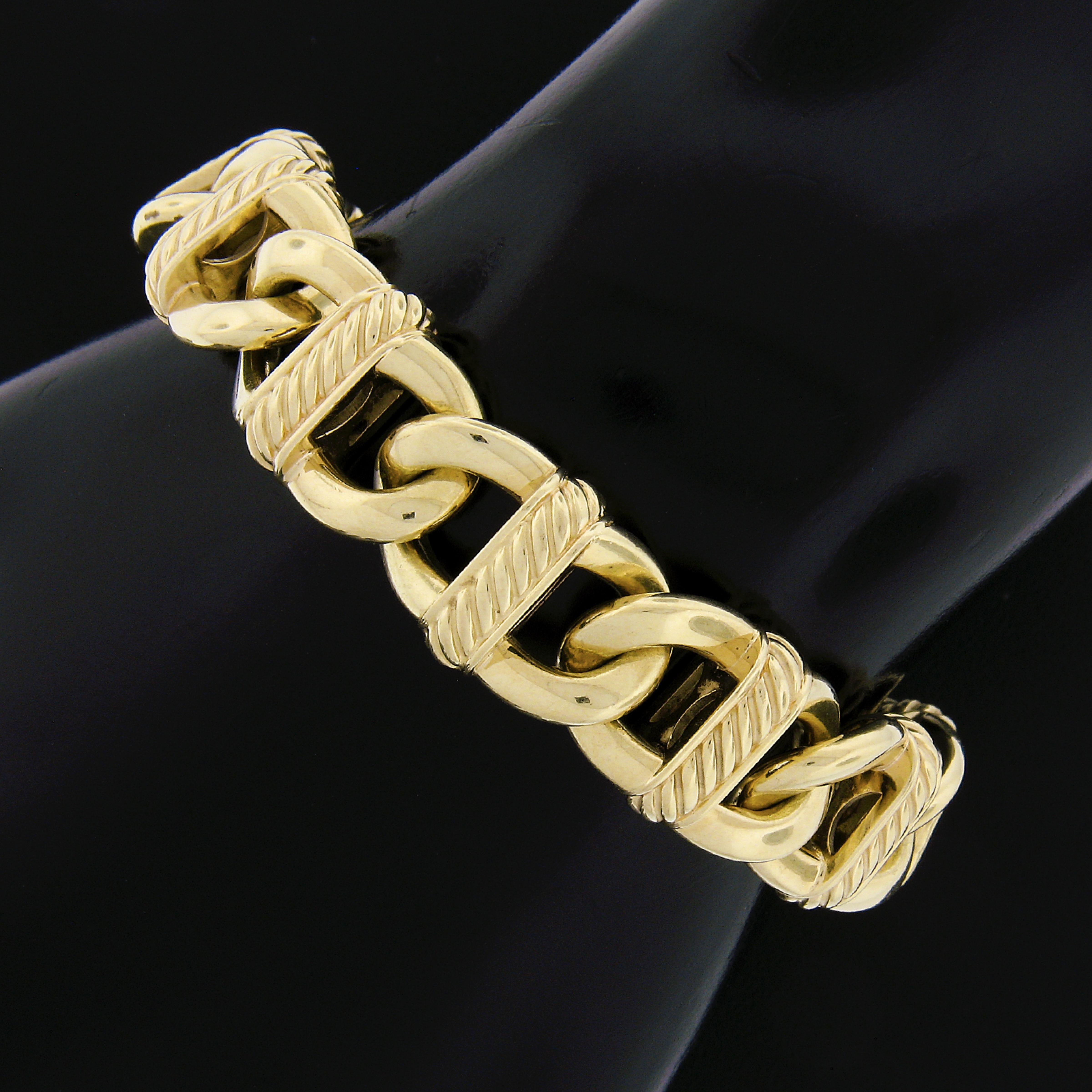 David Yurman 18k Gold Open Cable Link Chain Bracelet W/ Twisted Wire In Good Condition For Sale In Montclair, NJ