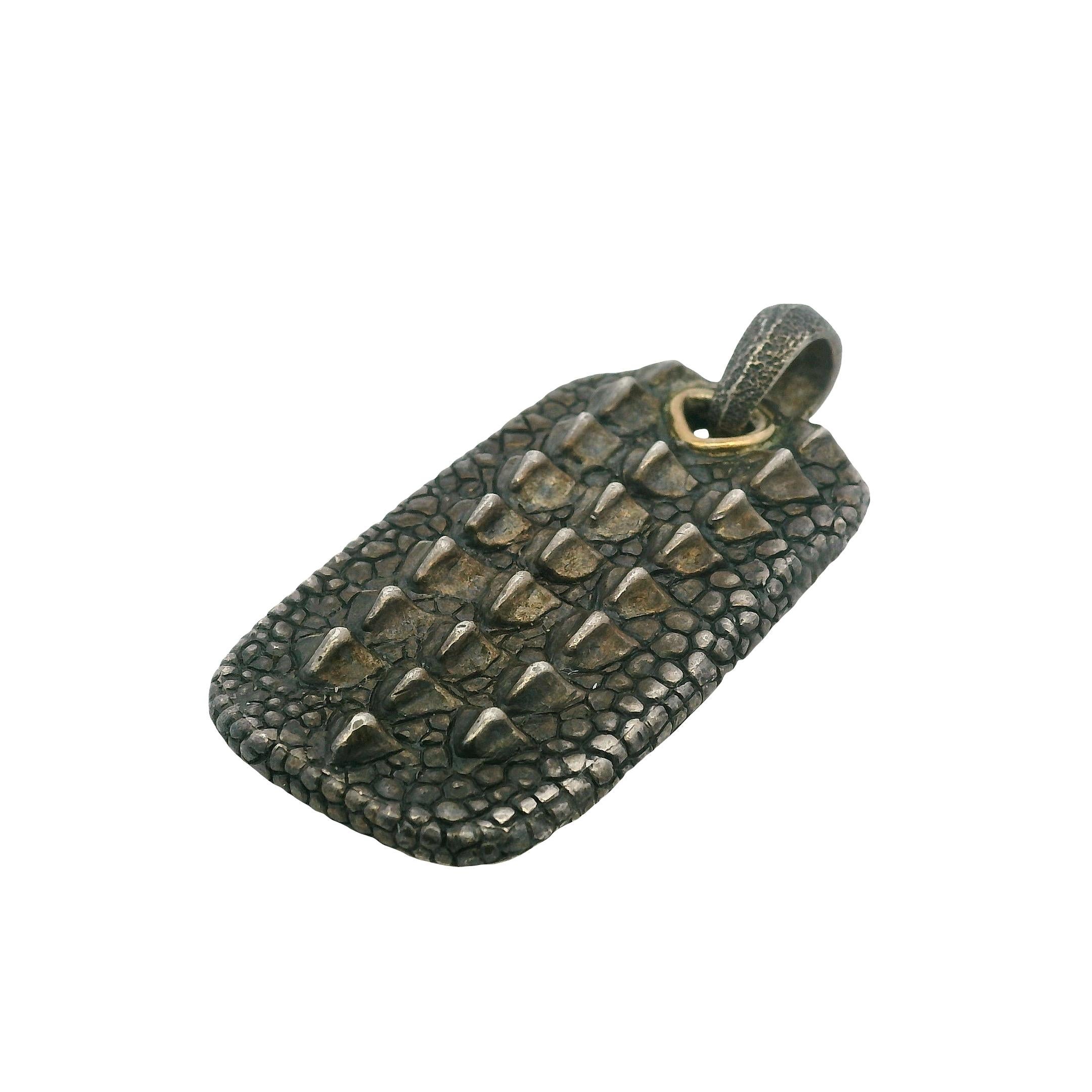 David Yurman 18k Gold and Sterling Silver Alligator Dog Tag Pendant For Sale 3