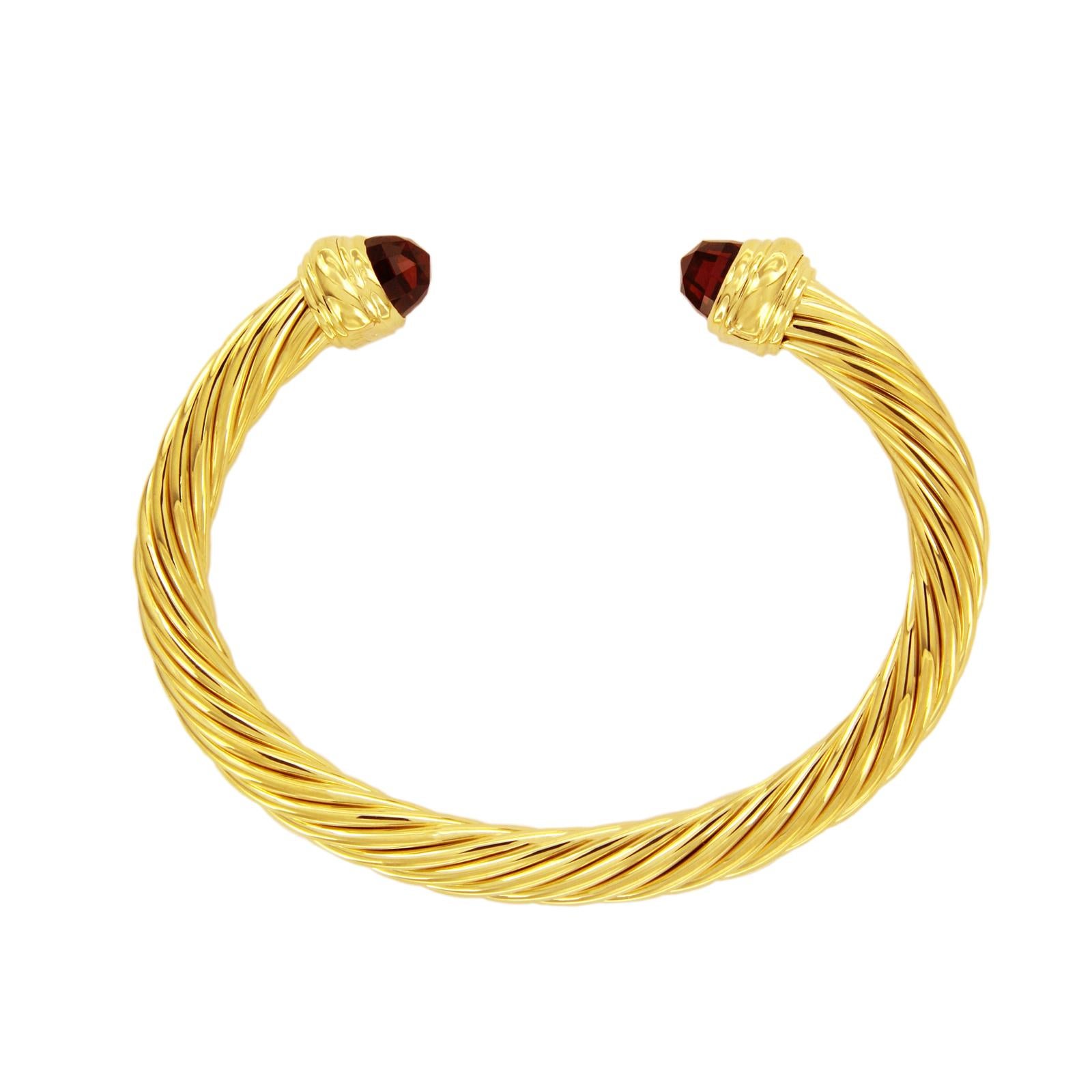 David Yurman 18 Karat Gold Cable Classics Bracelet with Garnet In Excellent Condition In New York, NY