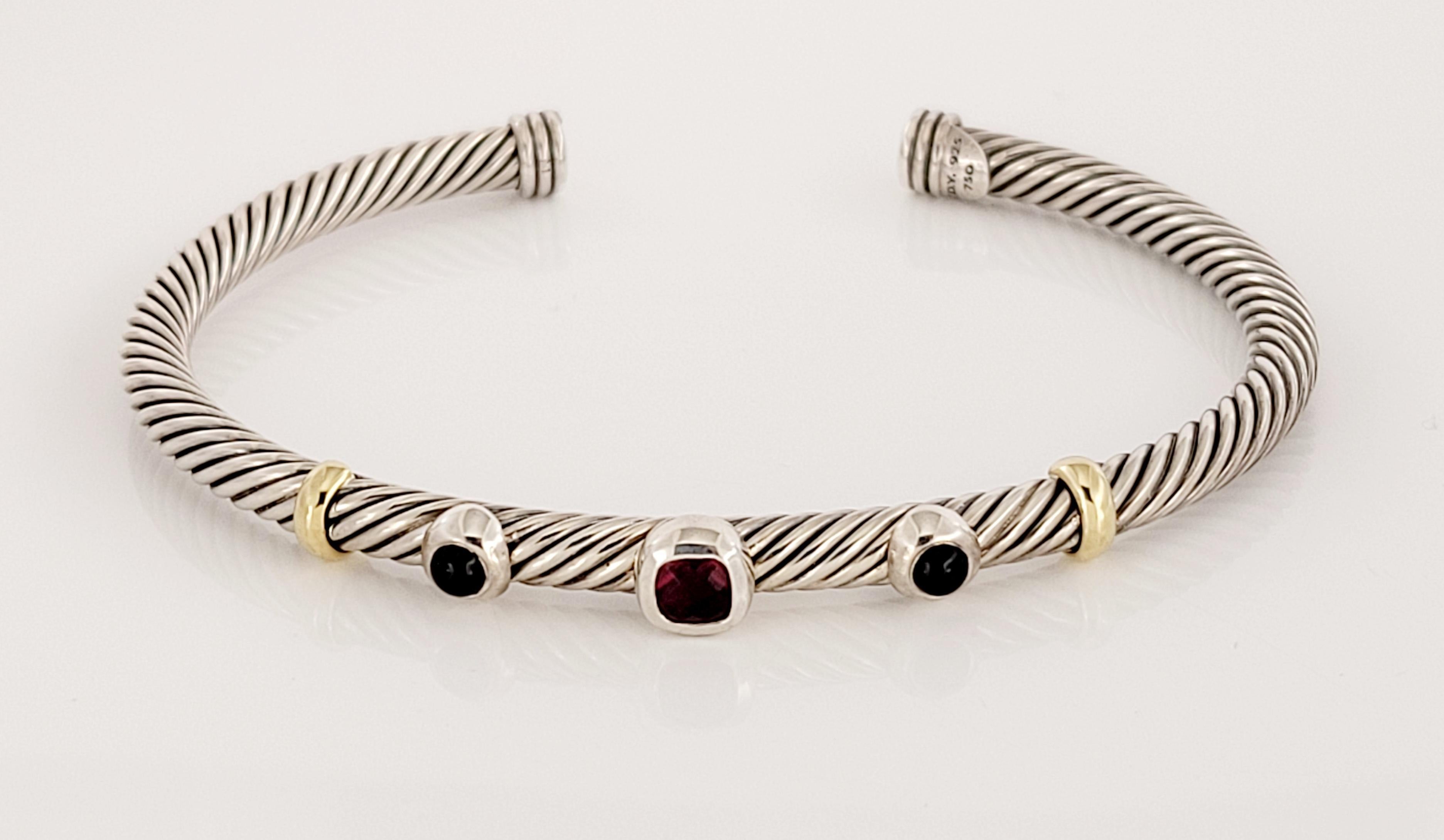 David Yurman 18K Gold & Silver  Cable Classic Renaissance Red Garnet Onyx 4mm In Excellent Condition For Sale In New York, NY
