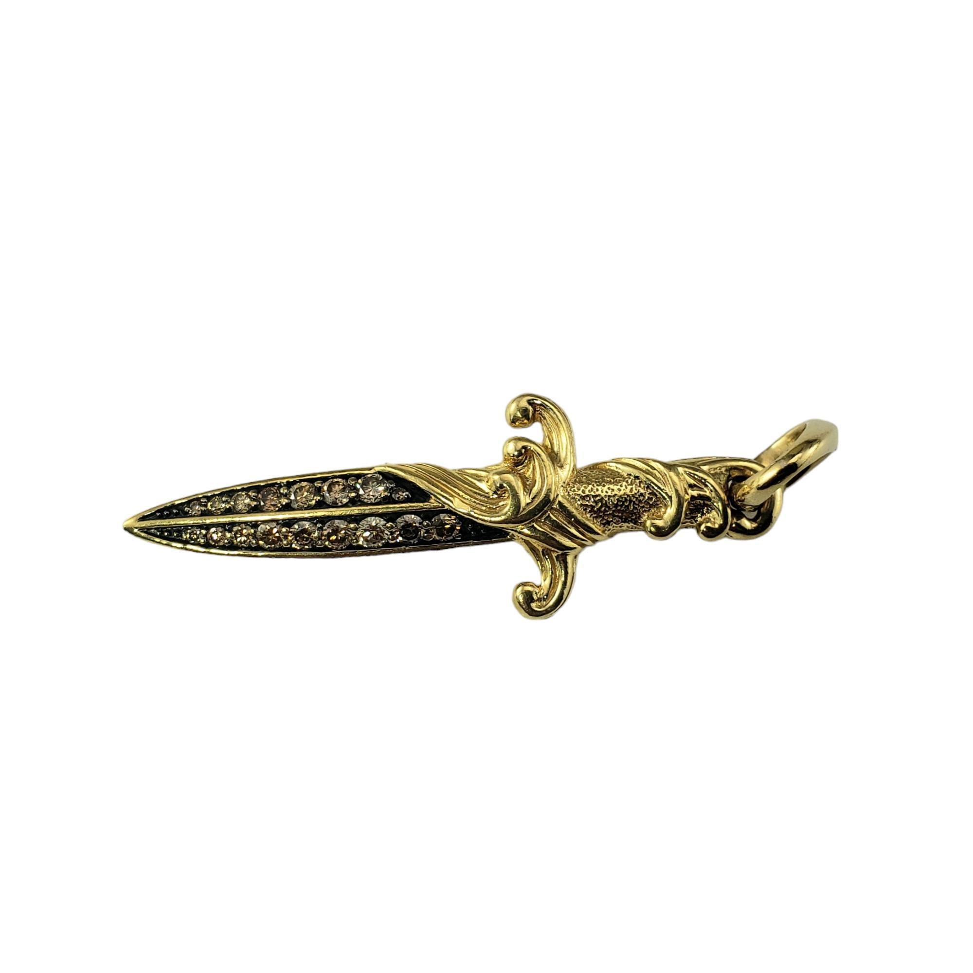 David Yurman 18K Yellow Gold and Cognac Diamond Waves Dagger Amulet

This stunning dagger pendant by David Yurman features 17 pave set diamonds set in meticulously detailed 18K yellow gold.

Approximate total diamond weight: .44 ct.

Size: 44 mm x