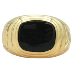 Bague chevalière David Yurman en or jaune 18 carats avec onyx noir
