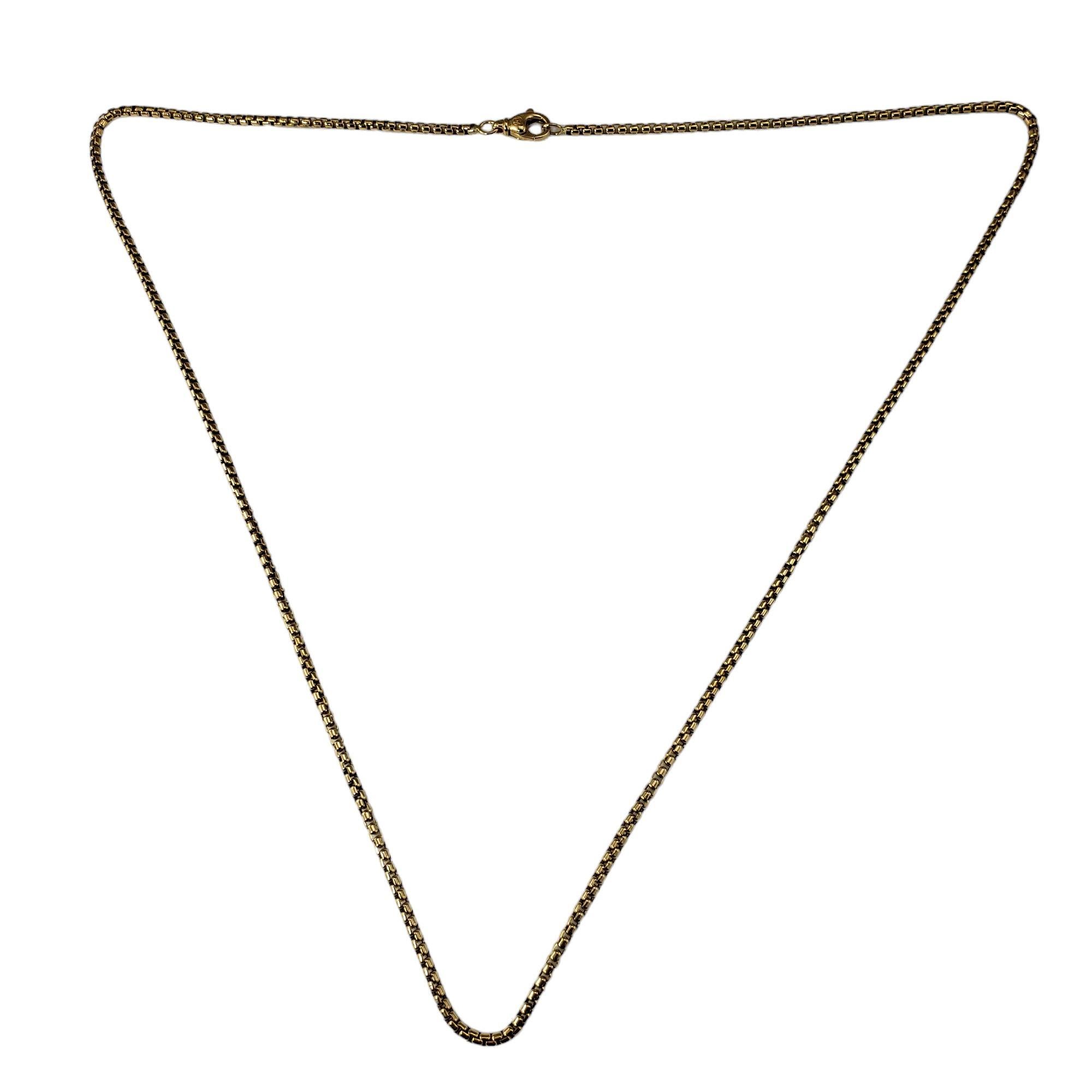 David Yurman 18K Yellow Gold Box Chain Necklace-

This elegant box chain necklace by David Yurman is crafted in classic 18K yellow gold.  

Width: 2.5 mm.

Size:  26 inches

Hallmark: DY 750

Weight:  9.9 dwt./ 15.4 gr.

Very good condition,