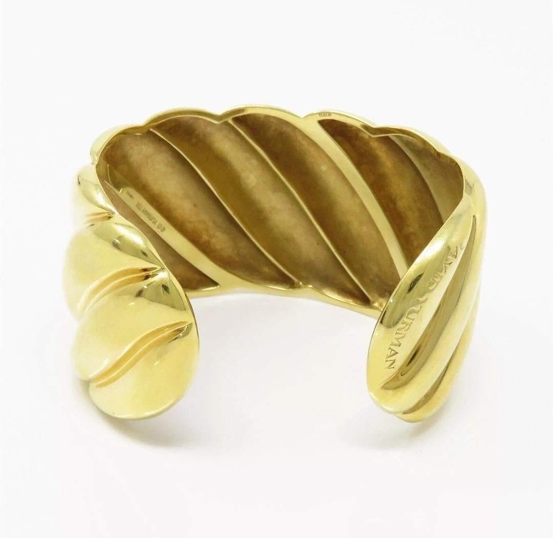 David Yurman 18k Yellow Gold Cuff Bracelet In Excellent Condition For Sale In Chicago, IL