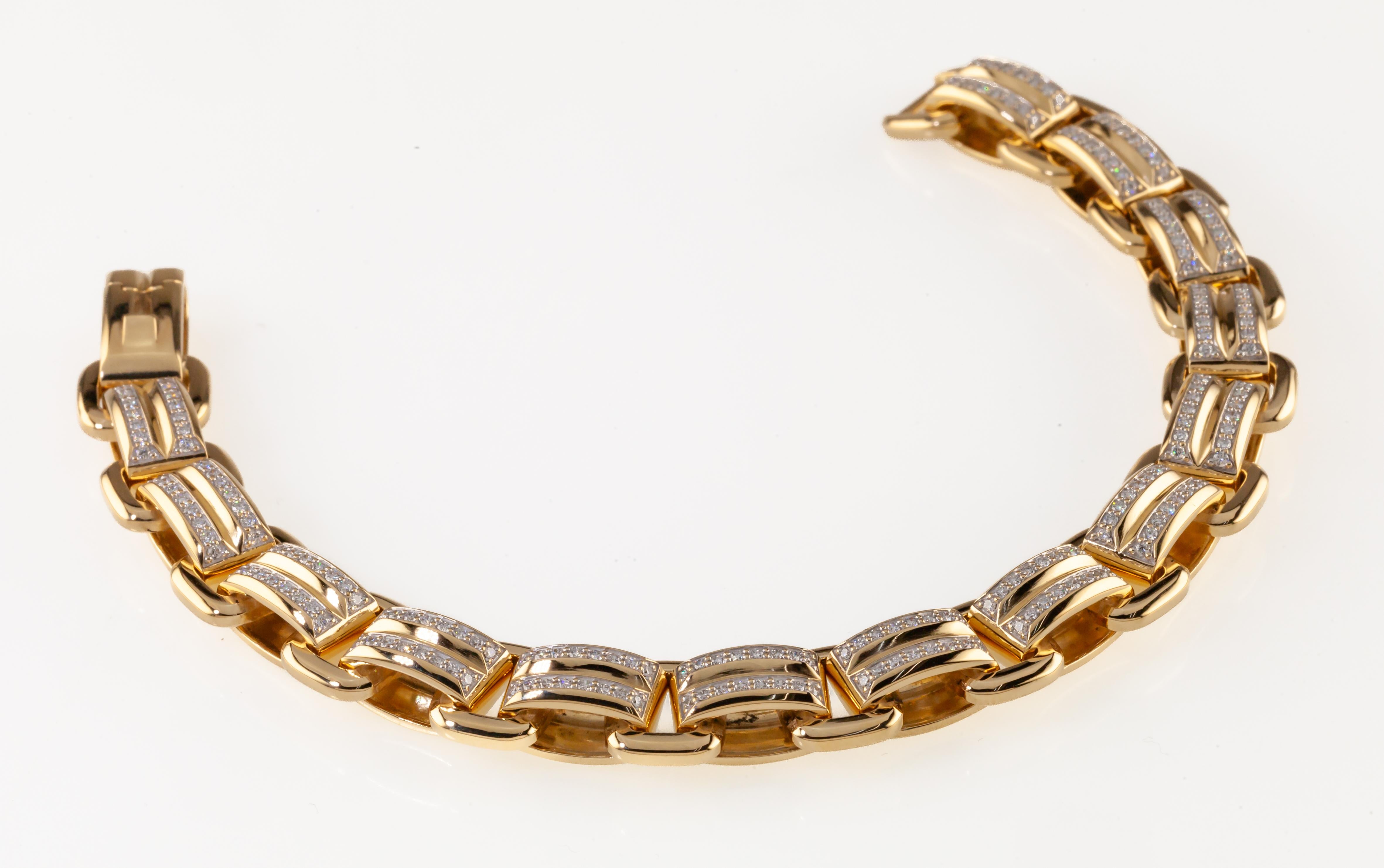 David Yurman 18k Yellow Gold Deco Beveled Link Bracelet Large 1.93 Ct Ret $21,500

Gorgeous 18k Yellow Gold Link Bracelet by David Yurman
Features 1.93 Cts of Double-Row Link Diamonds
Total Length = 8.75