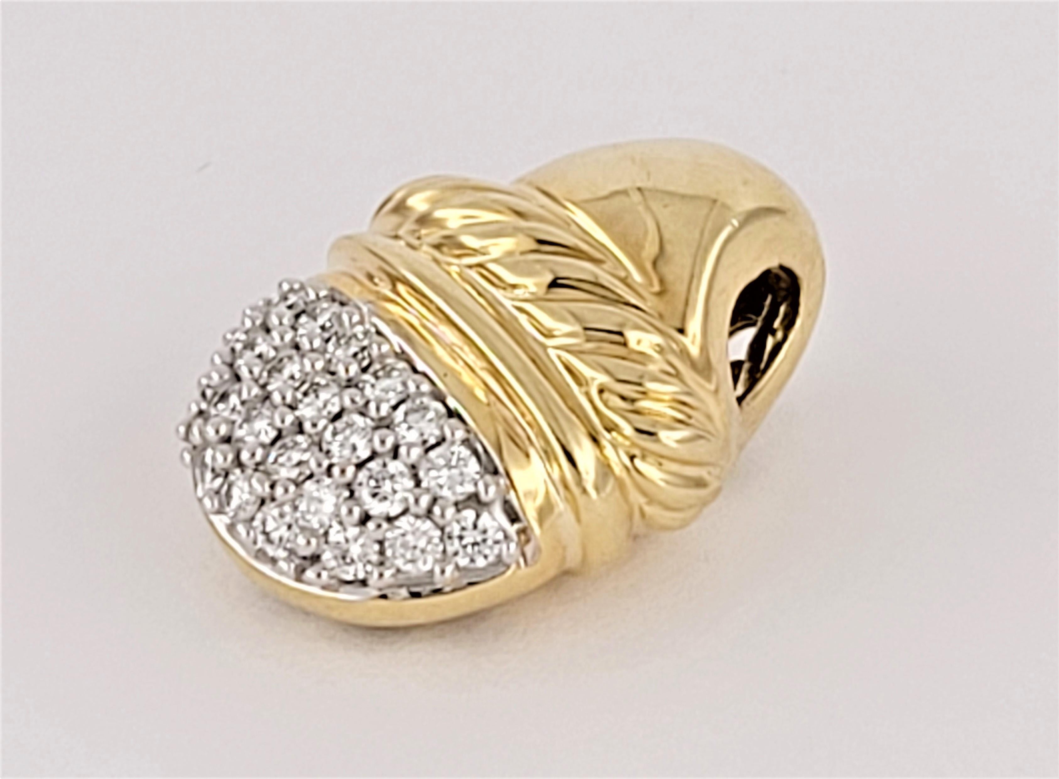 David Yurman Diamond Acorn Pendant
Material 18K Yellow Gold
Diamonds: Approx. 0.35 carats, brilliant round, pave-set

Pendant Dimension:
High: 17.2mm
Width: 13.3mm
Thickness: 6.7mm
Weight: 5.5gr

Condition: Excellent
Comes with David Yurman Pendant
