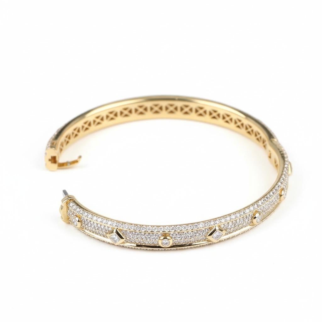 Taglio rotondo David Yurman Bracciale Rinascimento Moderno con diamanti in oro giallo 18 carati in vendita