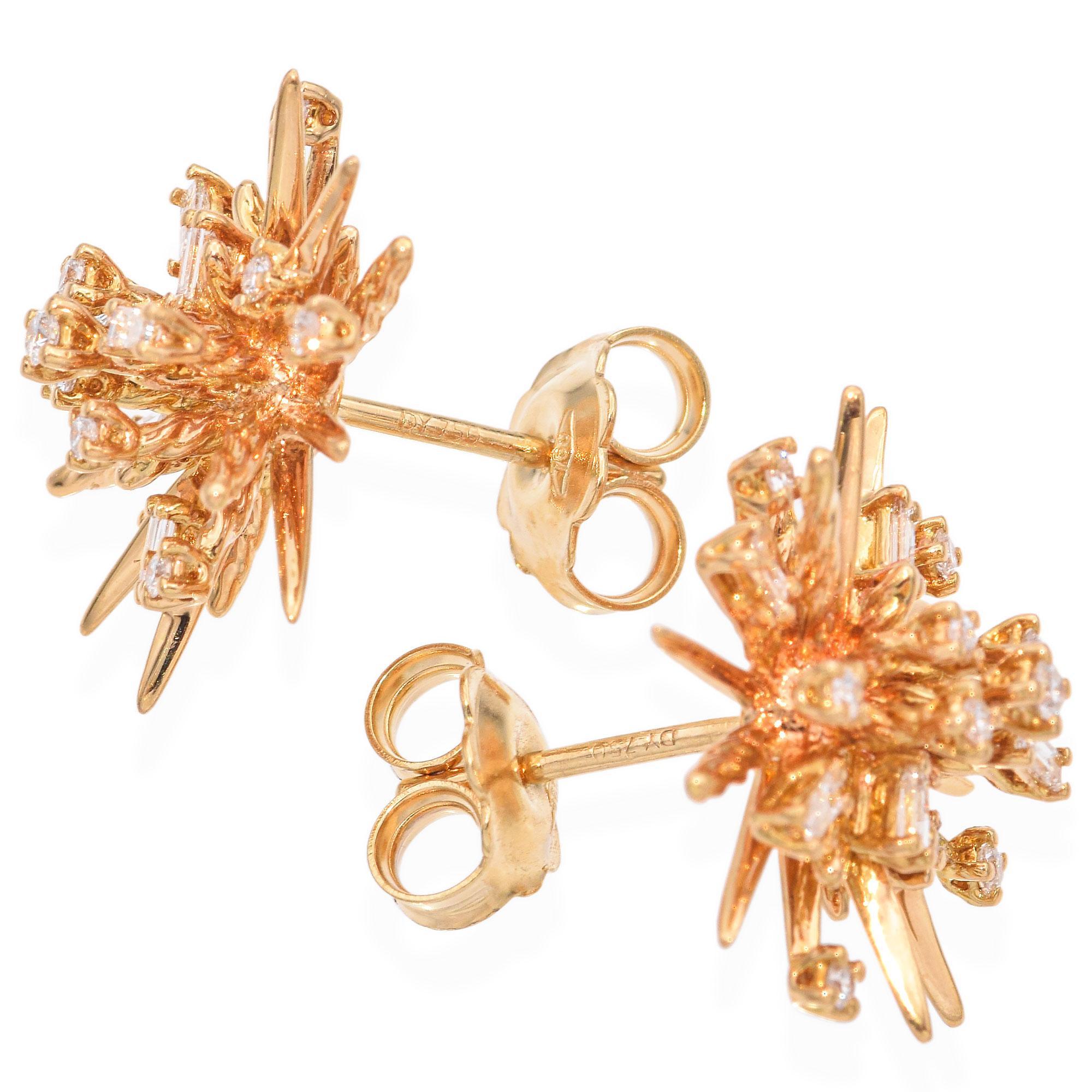 David Yurman 18K Yellow Gold Diamond Supernova Stud Earrings In Good Condition For Sale In New York, NY