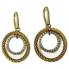 David Yurman Pendientes de diamantes con gota de cable y círculo móvil de oro amarillo de 18 quilates