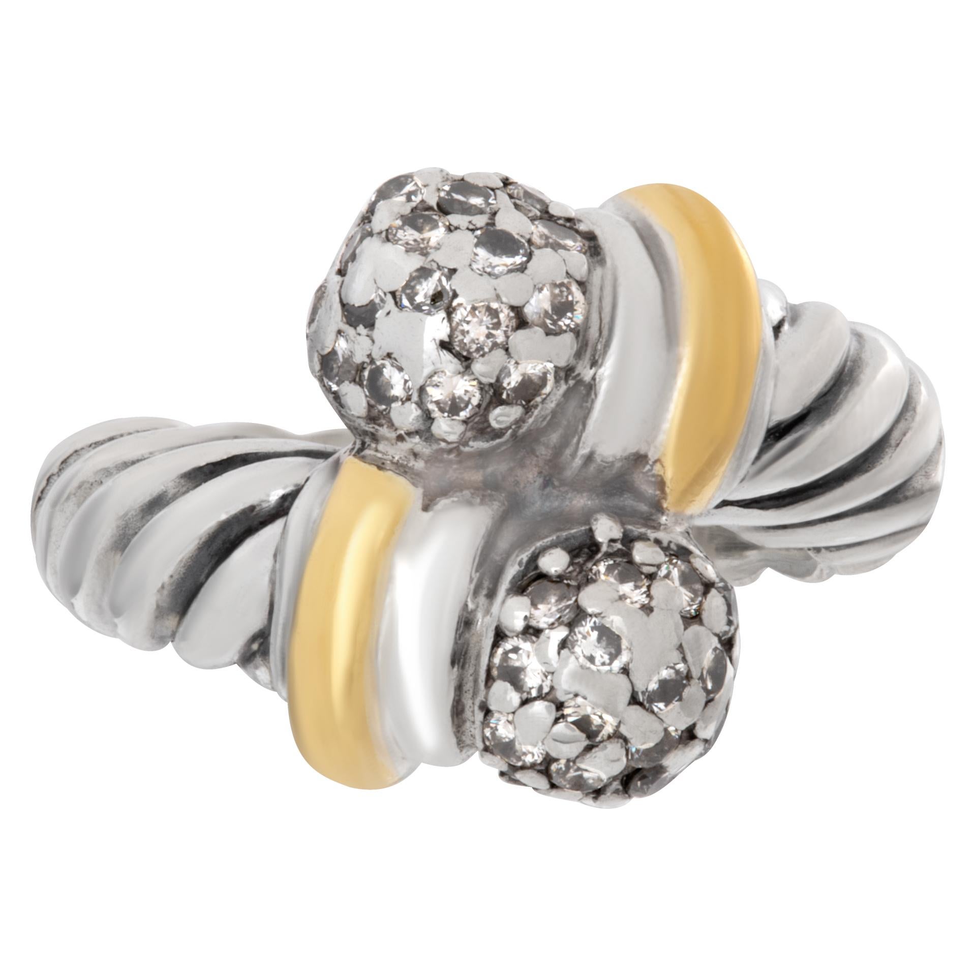 Bague classique David Yurman en argent sterling 925 avec double terminaison en or jaune 18k et accents de diamants. Taille 3Cette bague David Yurman est actuellement de taille 3 et certains articles peuvent être dimensionnés vers le haut ou vers le