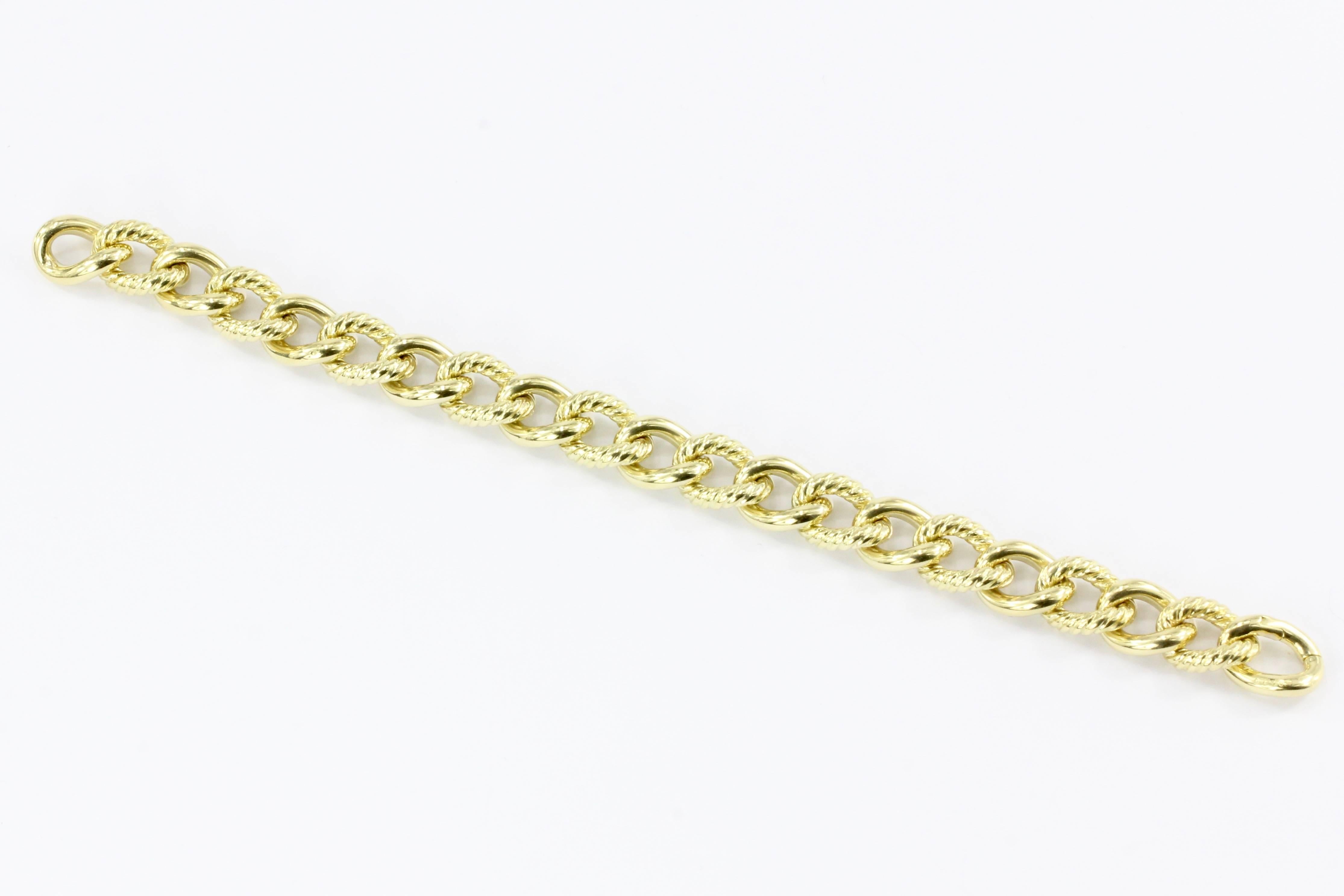 Era: Modern

Hallmarks: 750

Makers Mark: DY

Composition: 18K Yellow Gold 

Bracelet length: 7.5