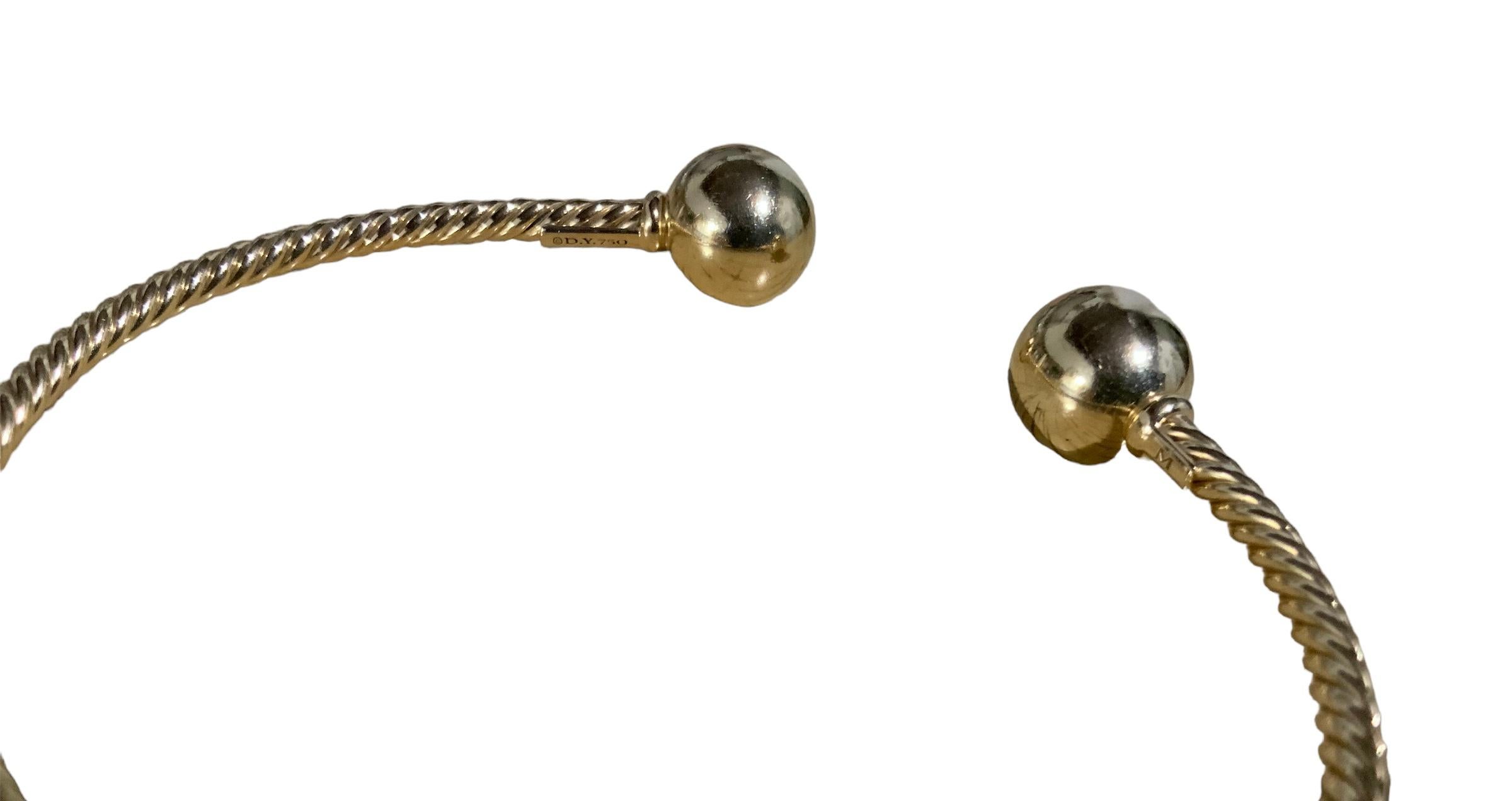 Il s'agit d'un jaune 18K  Bracelet en or David Yurman Solari, avec perles et corde. Il est poinçonné DY 750 d'un côté et M de l'autre.