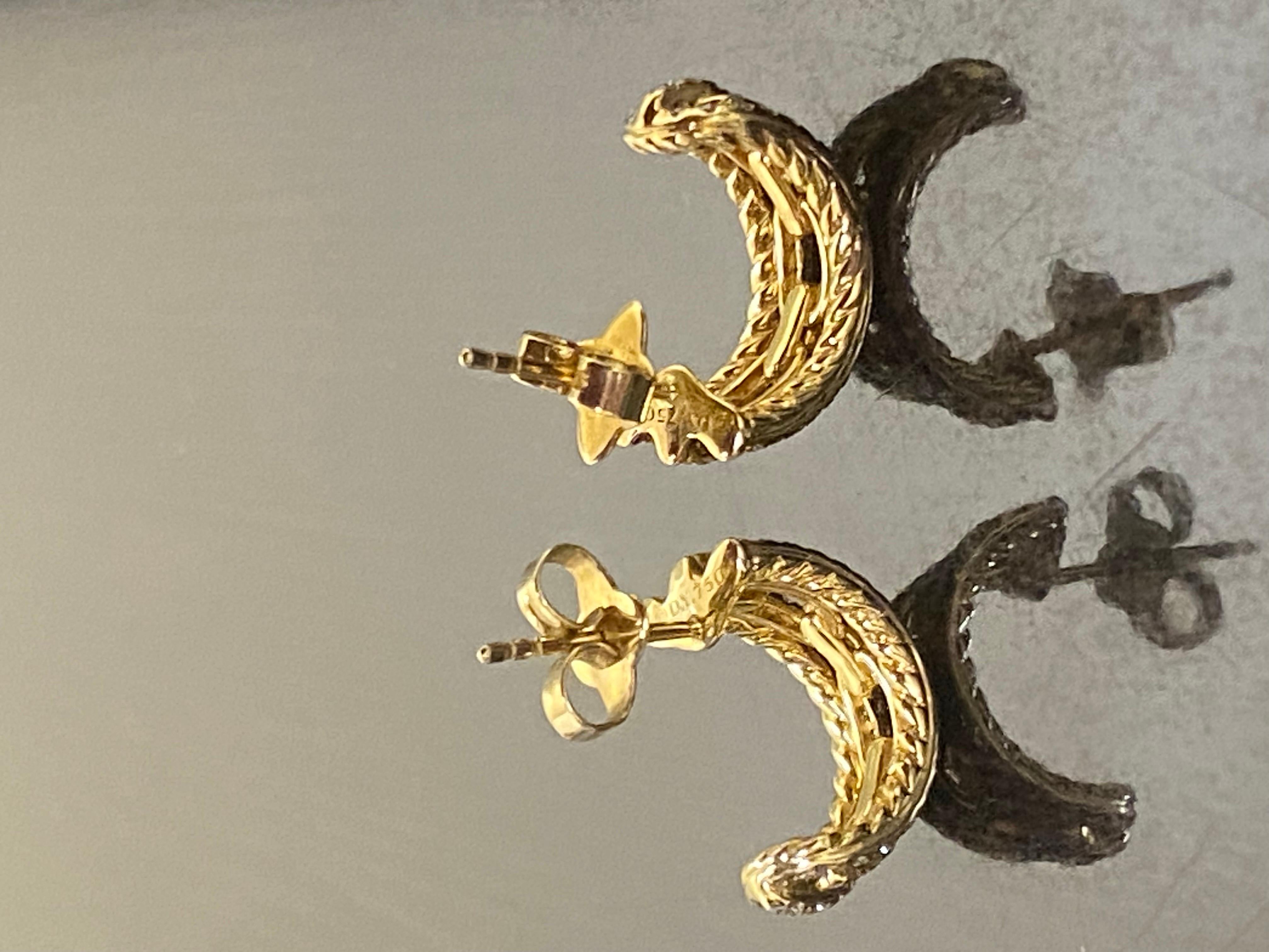 David Yurman 18K Yellow Gold Stax Chain Link Diamond Huggie Hoope Earrings  For Sale 1
