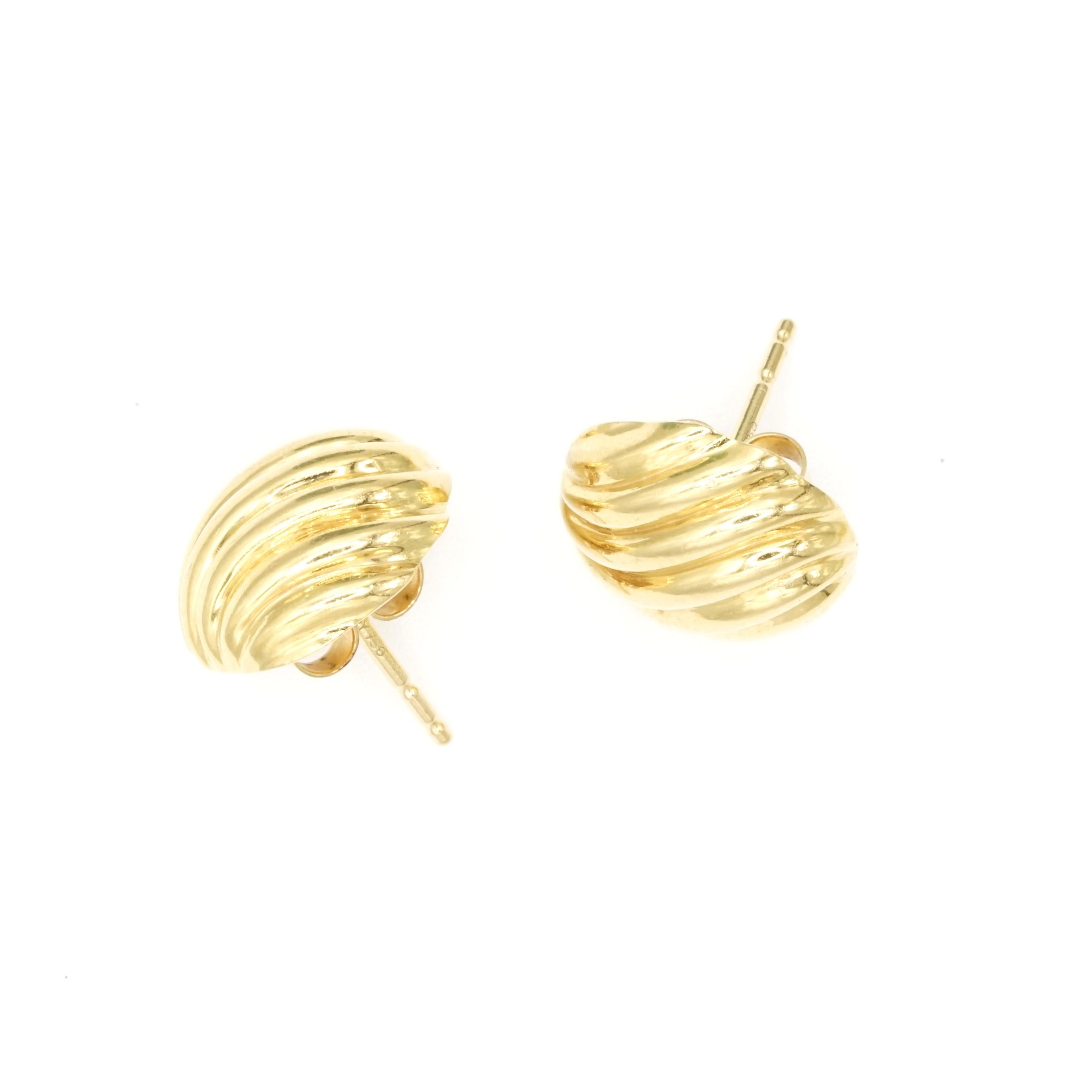 David Yurman, clous d'oreilles en or jaune 18 carats à motif de vagues Excellent état - En vente à Chicago, IL