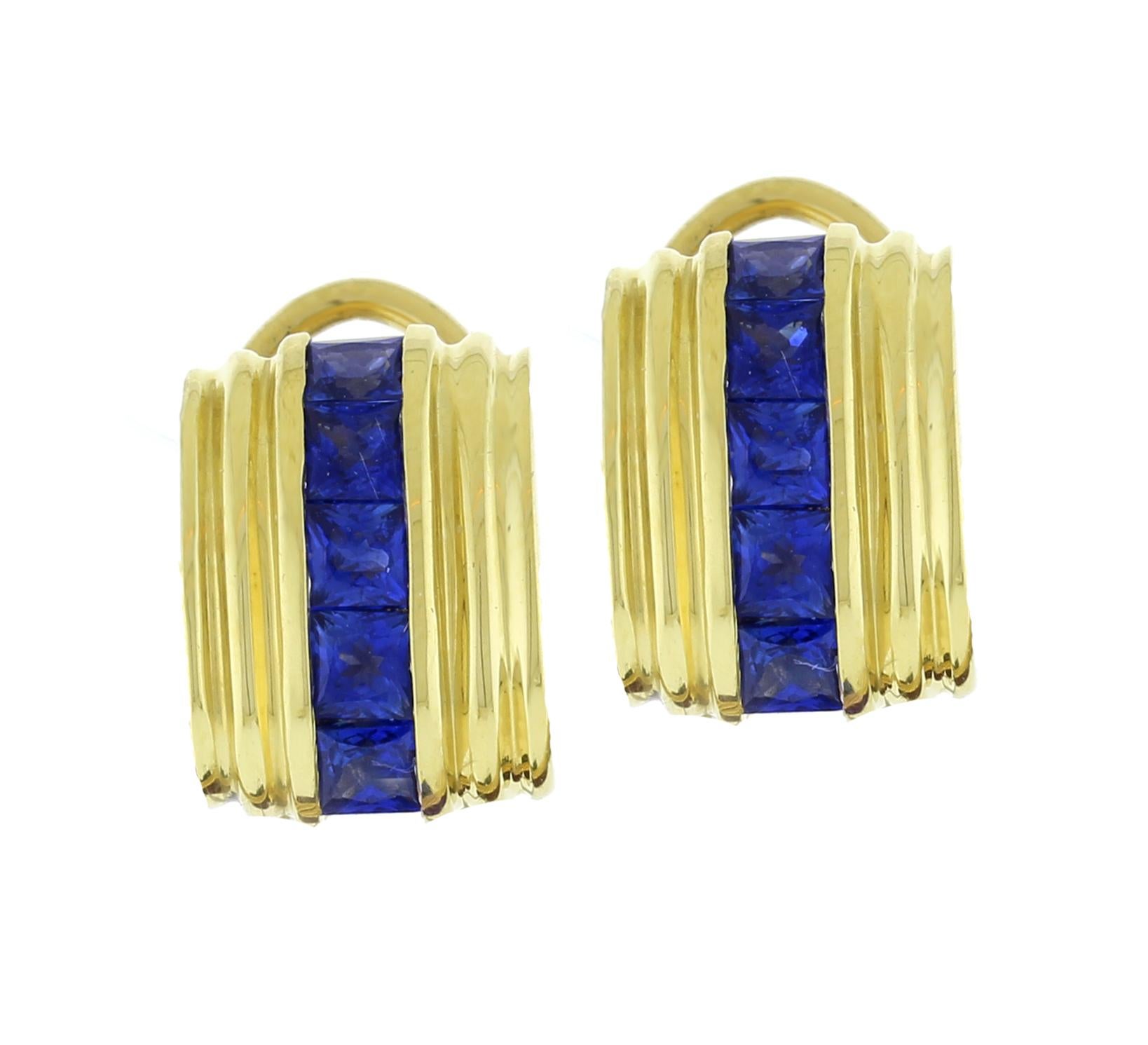 From David Yurman, these earrings have a hoop that can be detached.  Each earring has 5 square cut sapphires.
♦ Designer: David Yurman
♦ Metal: 18kt yellow gold
♦ Gemstone: 10 sapphires
♦ Length: 1.25
♦ Weight: 21grams
♦ Packaging: Pampillonia
