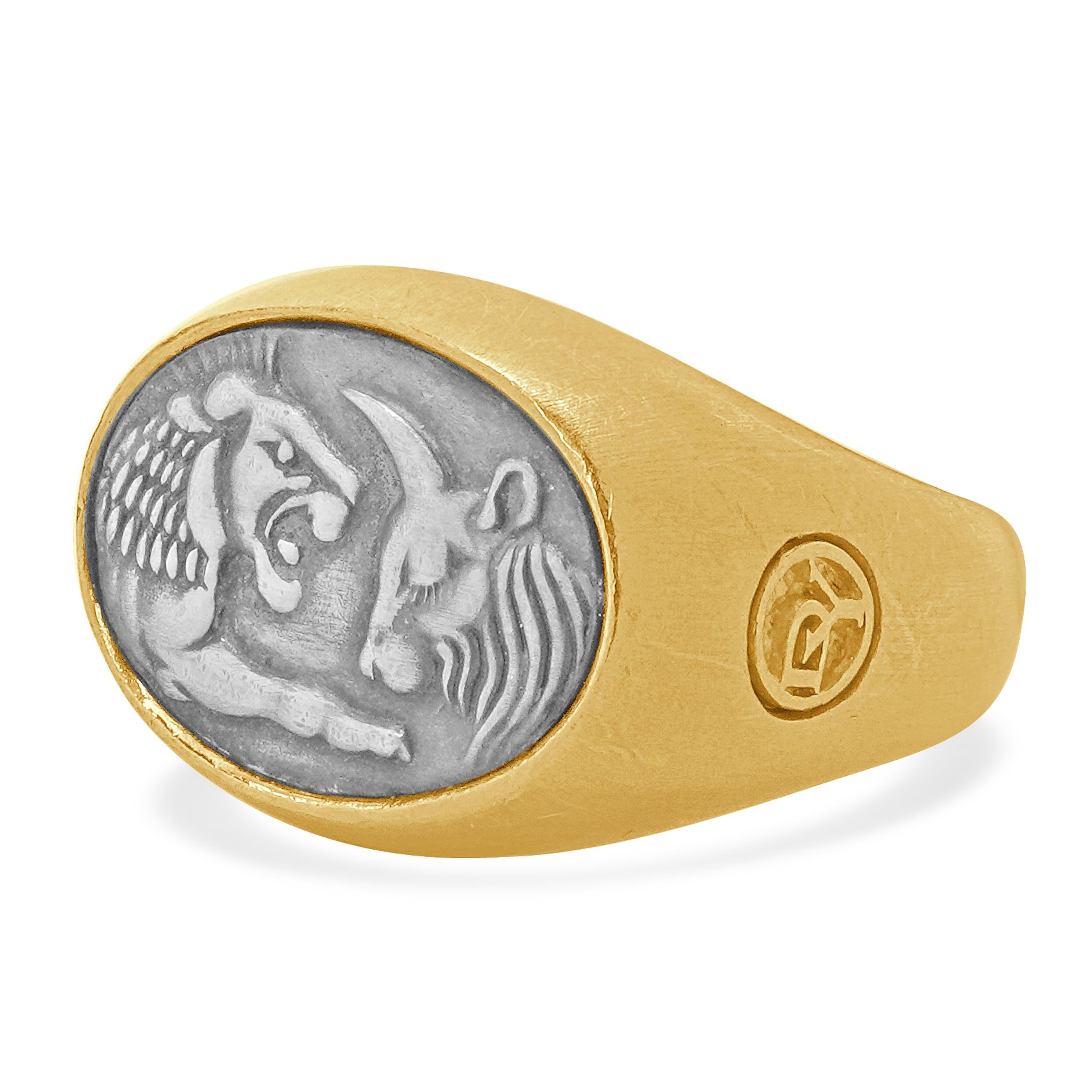 Designer: David Yurman
Material: 22K yellow gold and sterling silver
Ring Size: 9.75
Weight: 23.55 grams
