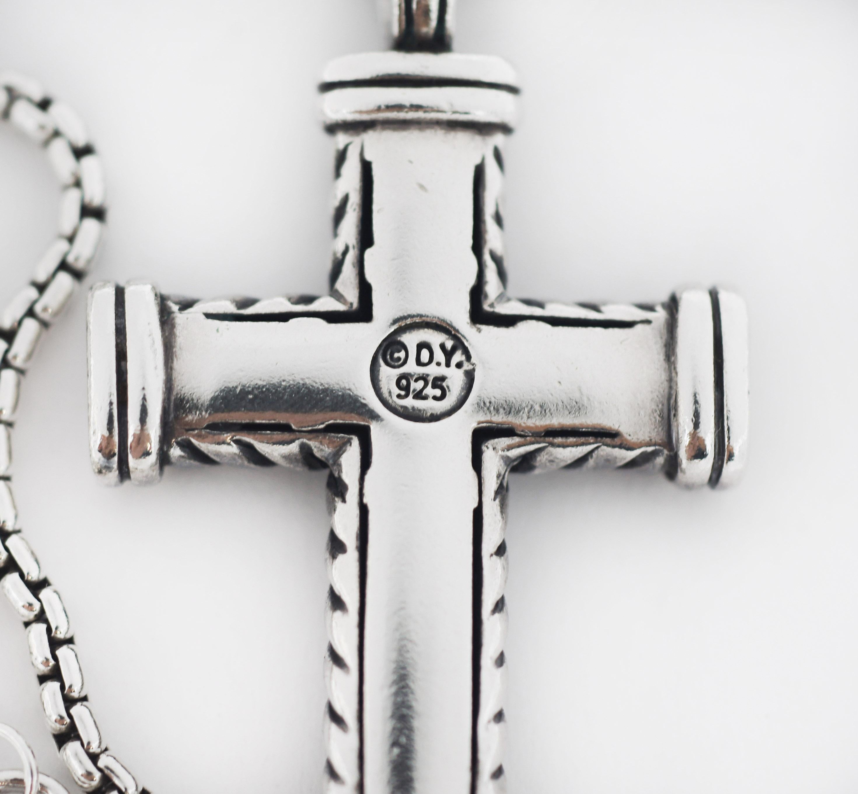 da uomo o donna David Yurman - Collana con ciondolo a croce Chevron in argento 925 con diamanti neri in vendita