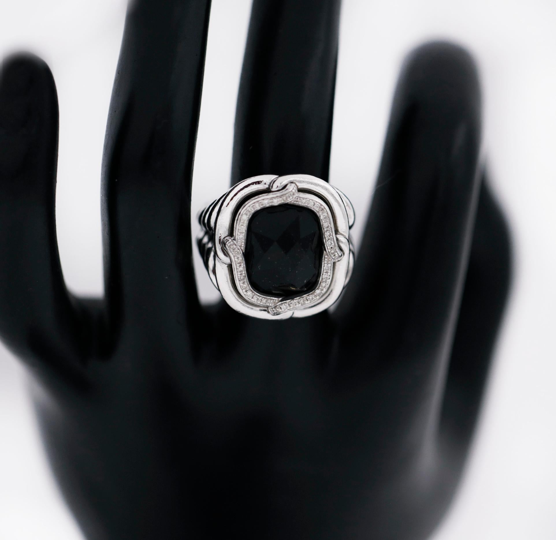 DAVID YURMAN
Anello Cocktail Labirinto
Realizzato in argento Sterling 925
Onice nero e diamanti bianchi
Diamante di circa 0,35 CTW
Parte superiore: circa 0,75