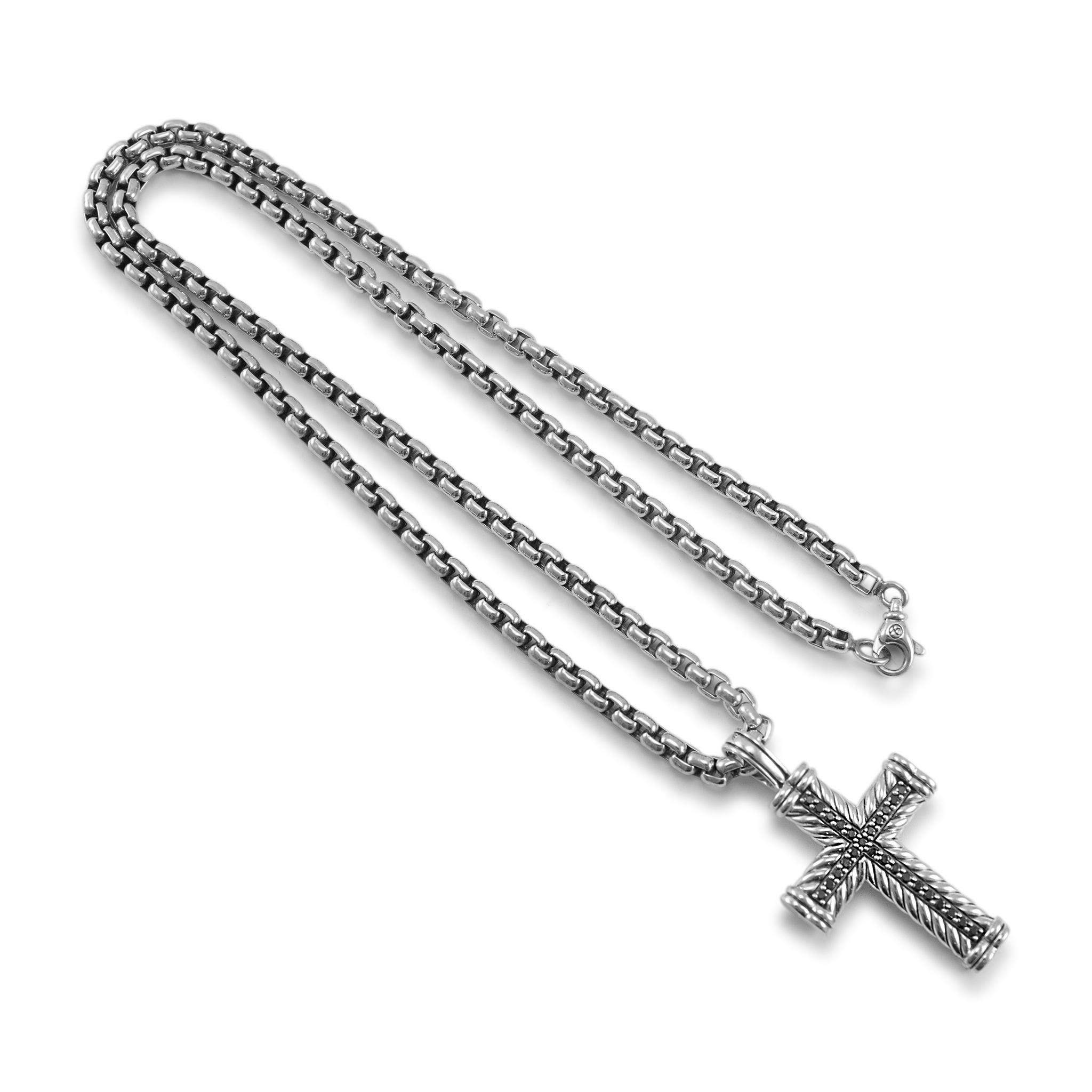 David Yurman 925 Sterling Silver Black Diamonds Chevron Cross Pendant Necklace In Excellent Condition In Houston, TX
