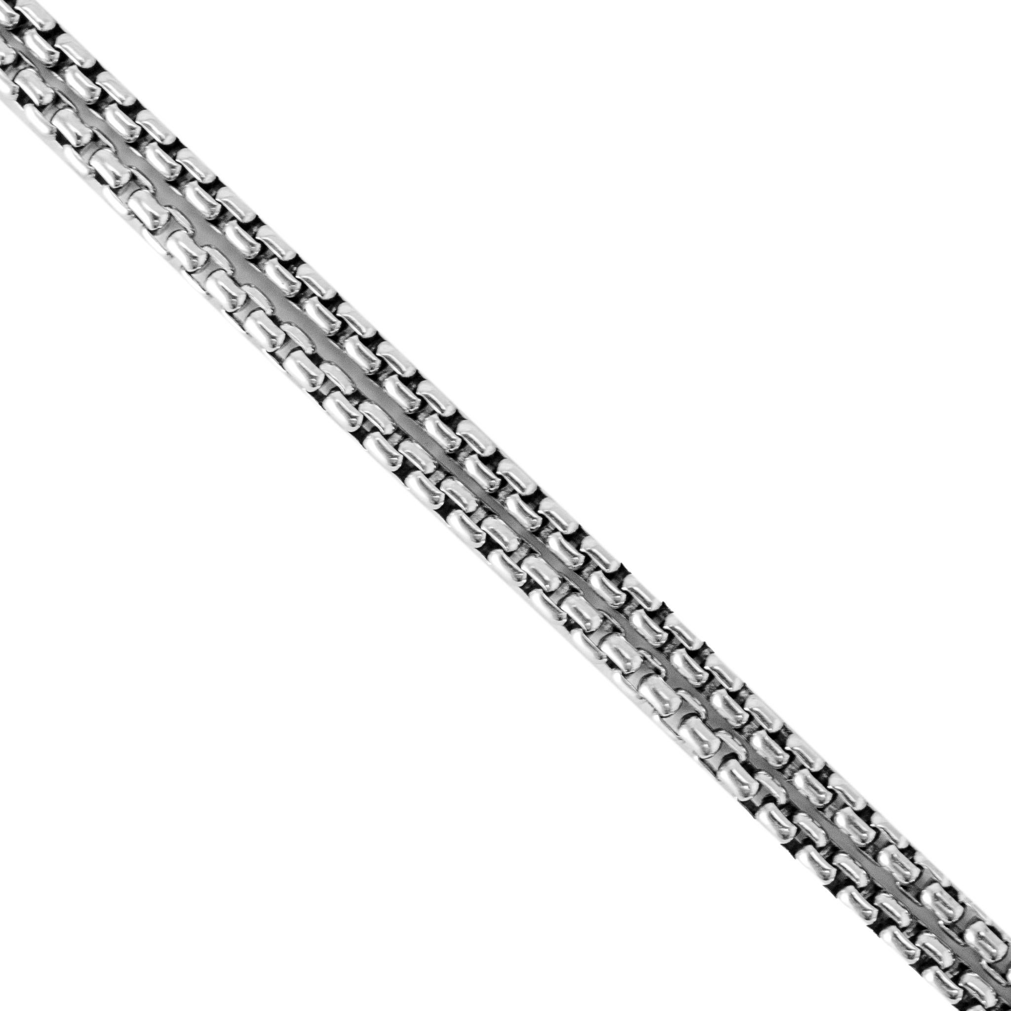 David Yurman Collana con ciondolo con medaglietta in onice nero e diamanti in argento 925. In condizioni ottime in vendita a Houston, TX