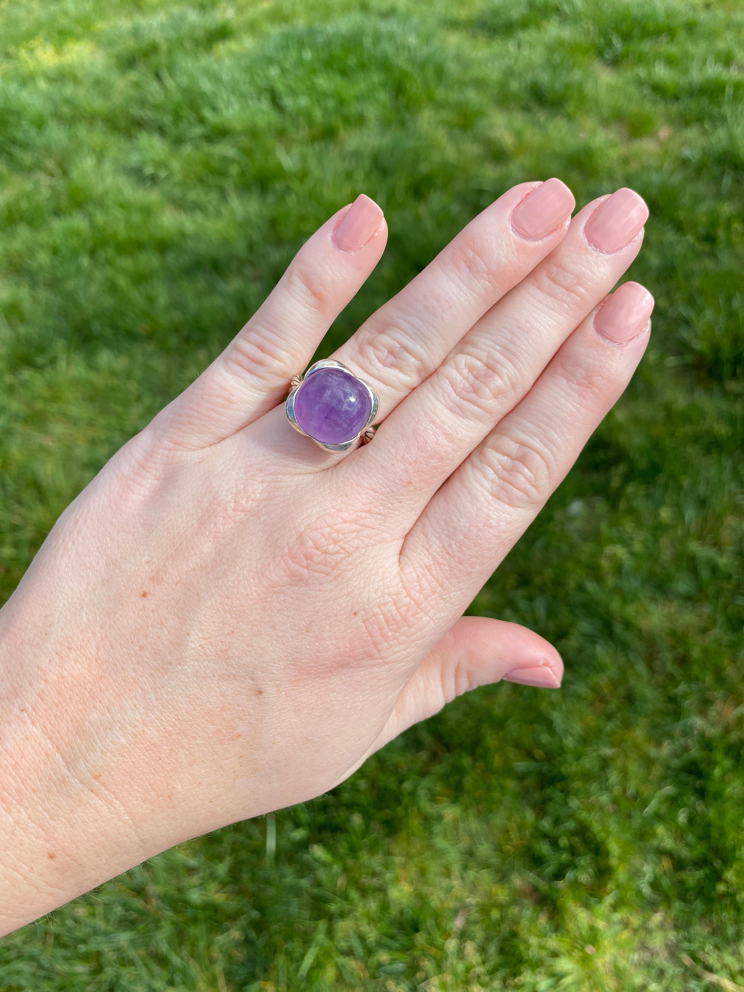 David Yurman 9.5 Carat Amethyst Infinity Ring, Sterling Silver, Ring, Large For Sale 2