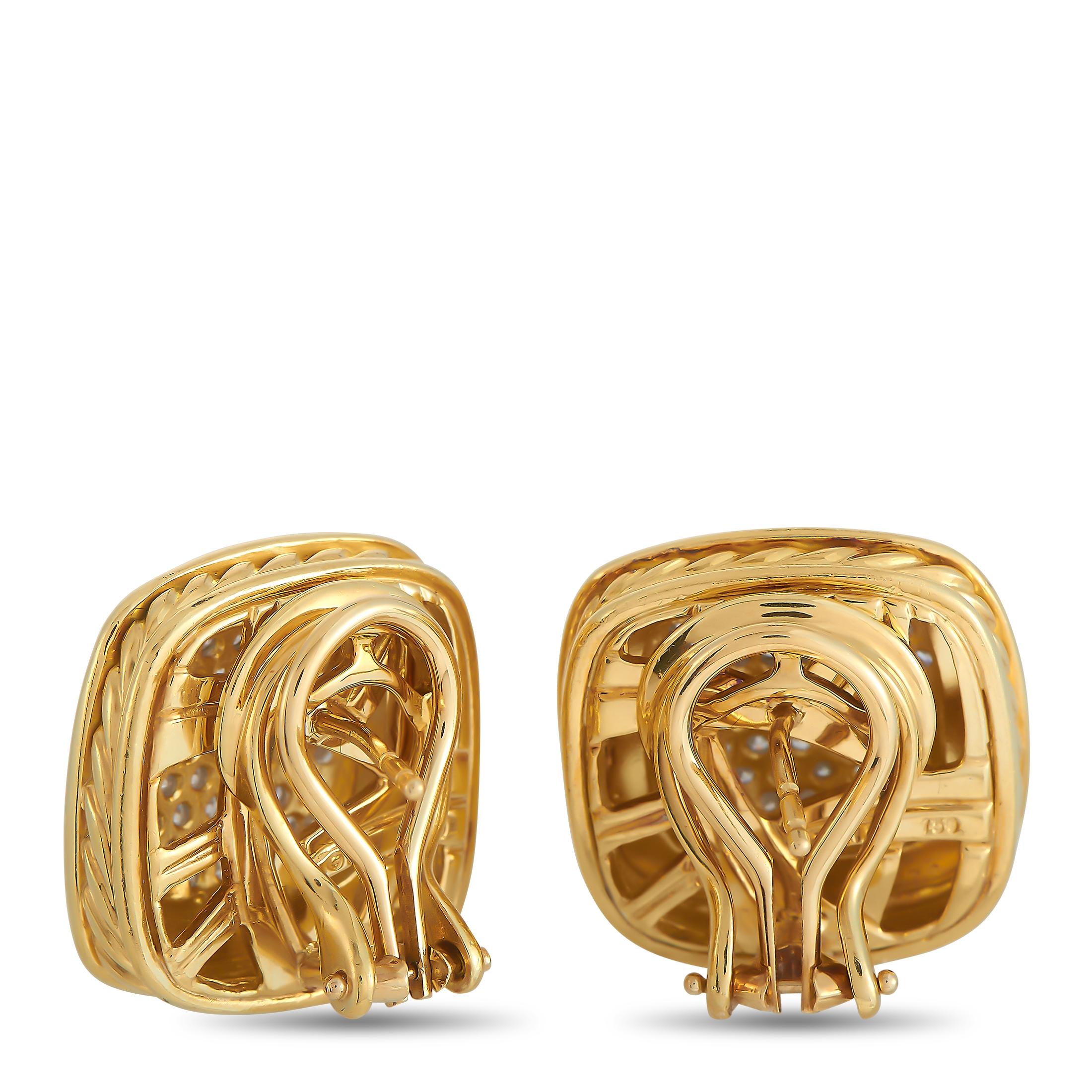 Make a scintillating statement in these elegant David Yurman Albion Earrings. The stunning square shape is only elevated by the opulent 18K yellow gold. At the center, an array of inset diamonds totaling 2.00 carats with F color and VVS clarity add