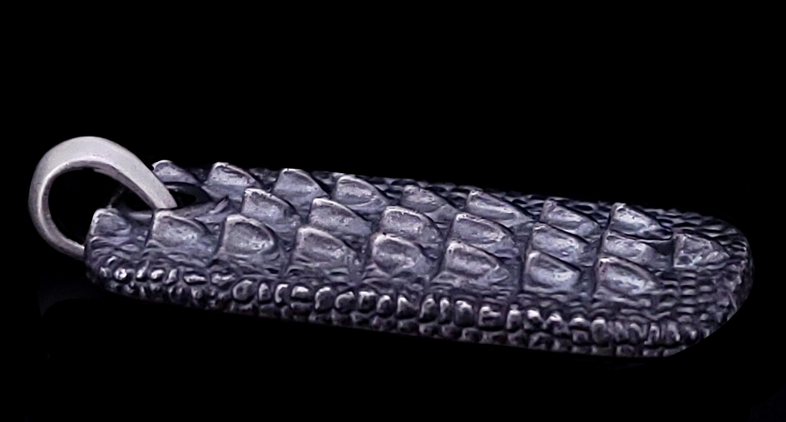 Uomo Ciondolo con medaglietta a forma di alligatore di David Yurman in A. Silver in vendita