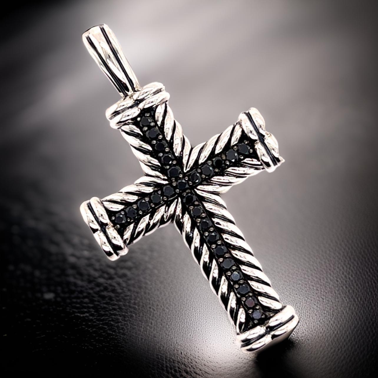 David Yurman Pendentif croix en argent à chevrons et diamants noirs de 16,5 g en vente 5