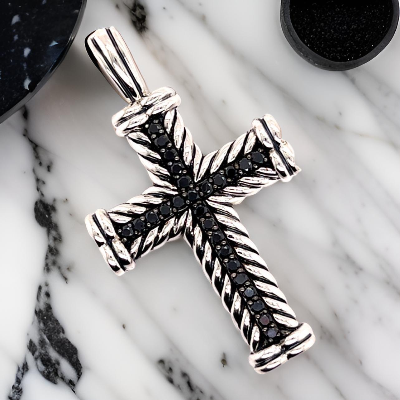 David Yurman Pendentif croix en argent à chevrons et diamants noirs de 16,5 g en vente 4