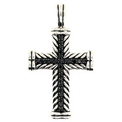 David Yurman Pendentif croix en argent à chevrons et diamants noirs de 16,5 g
