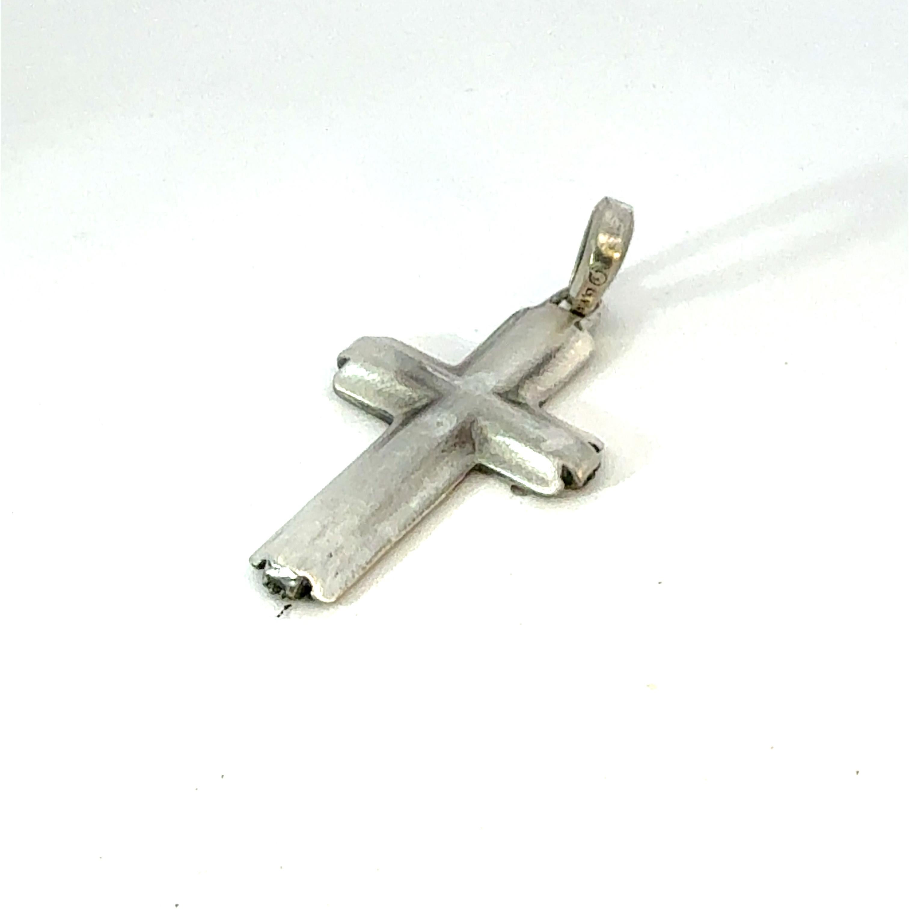 David Yurman Black Diamond Cross Pendant Sterling Silver Estate In condizioni buone in vendita a Brooklyn, NY
