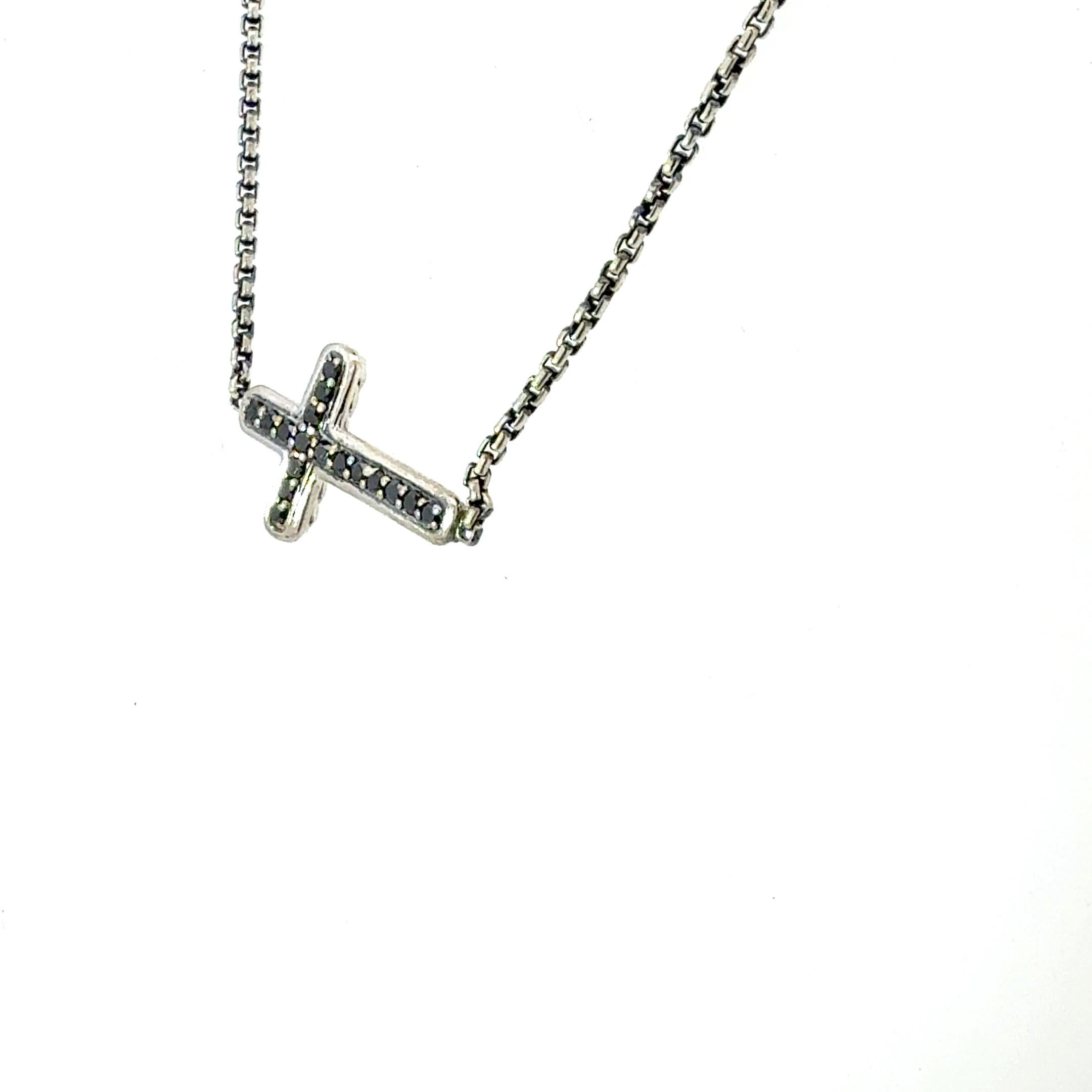 Authentique David Yurman Pendentif Croix en diamant noir avec chaîne de 16