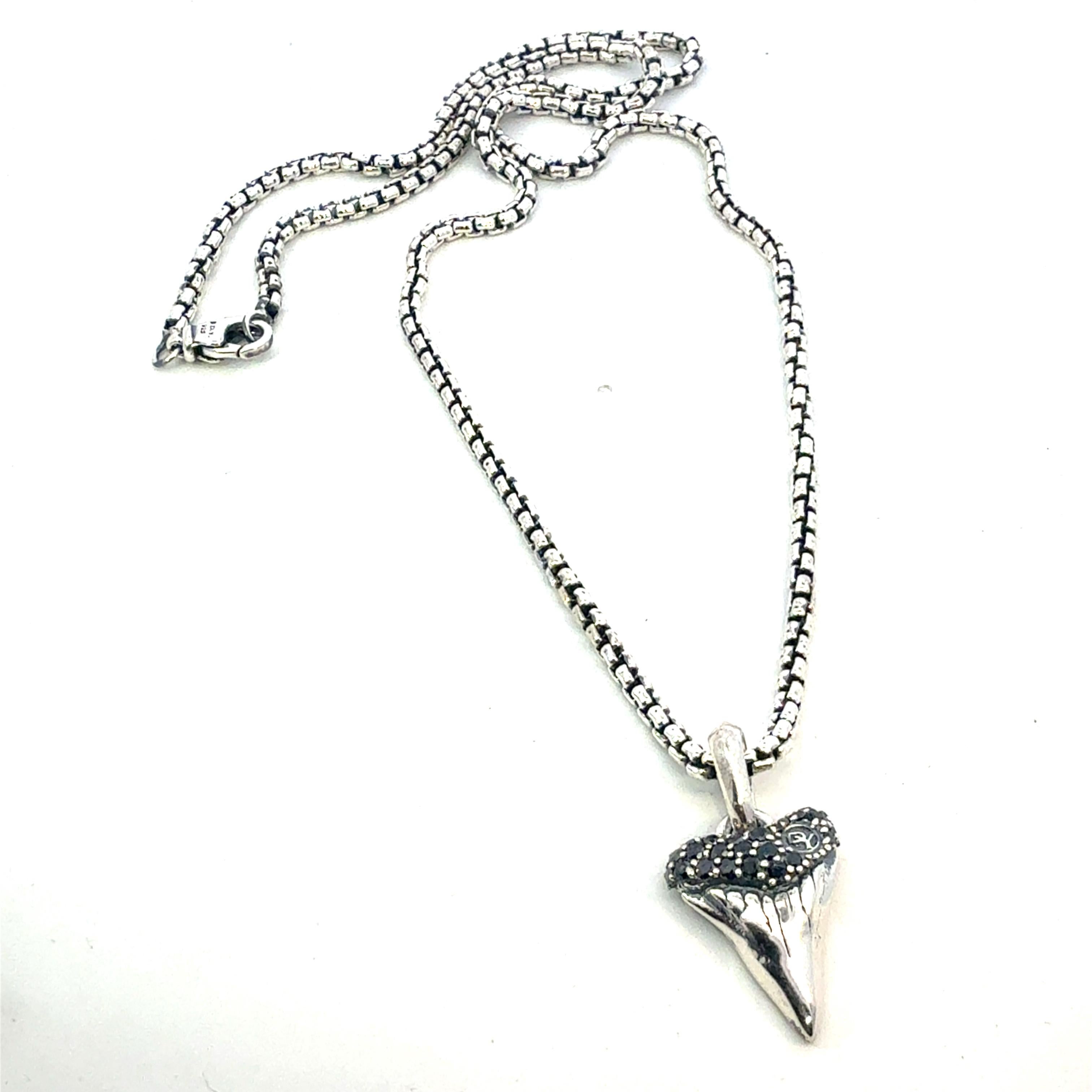 Donna David Yurman Collana con diamanti neri e dente di squalo da 20