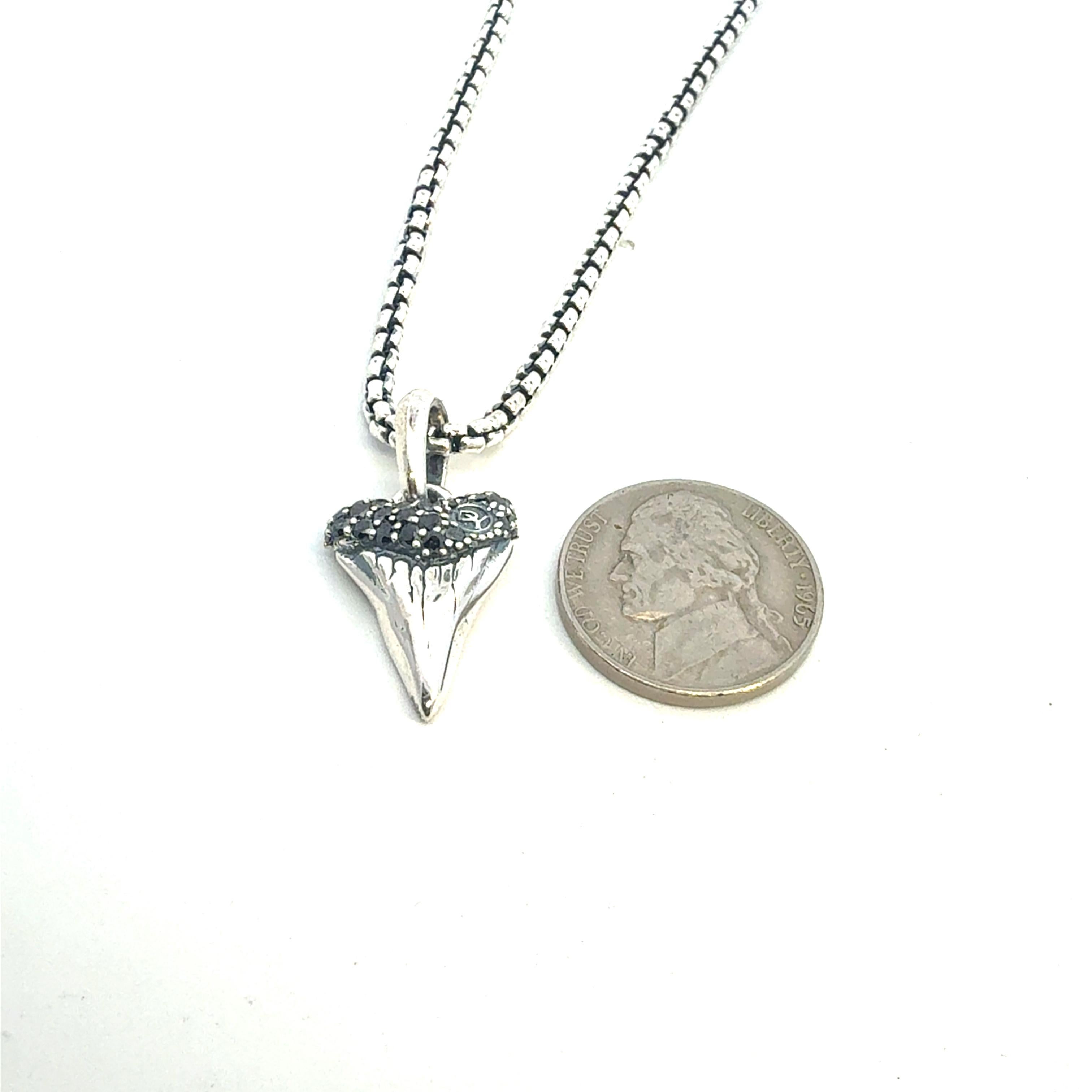 David Yurman Collana con diamanti neri e dente di squalo da 20