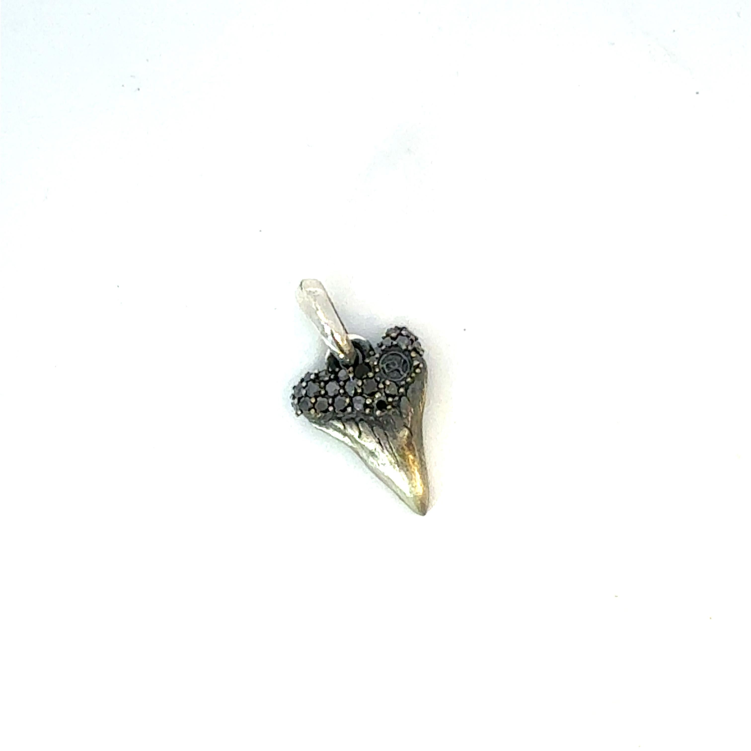 David Yurman Pendentif dent de diamant noir en argent Sterling Estate Bon état - En vente à Brooklyn, NY