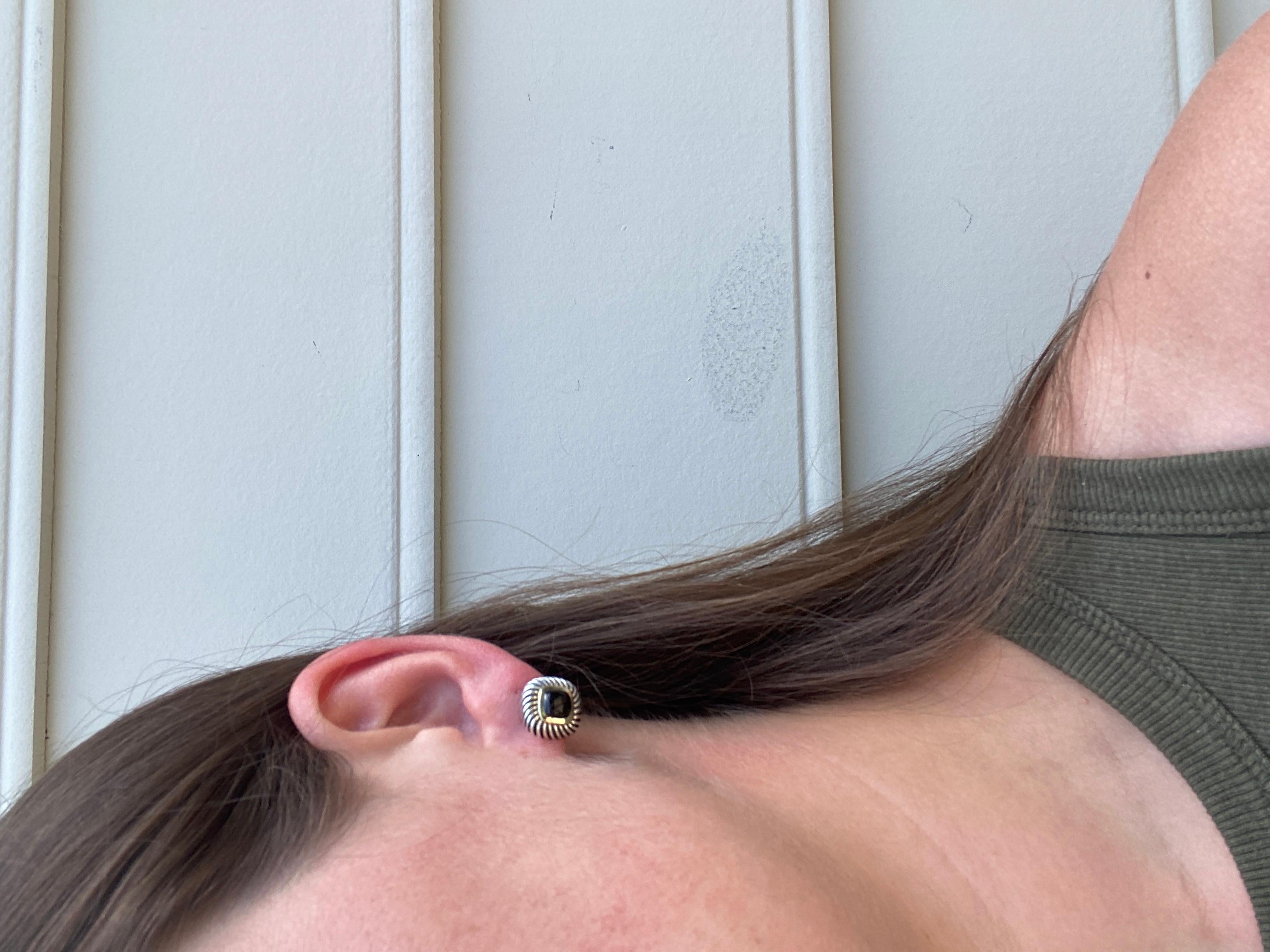 David Yurman - Boucles d'oreilles carrées en onyx noir, or jaune 14 carats, argent. Unisexe en vente