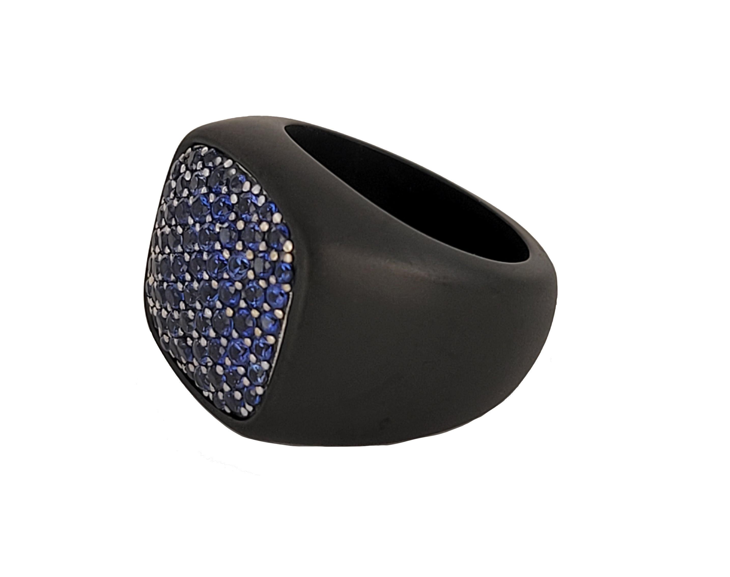 Round Cut David Yurman  Black Titanium Blue Diamond Streamline Signet Ring For Sale