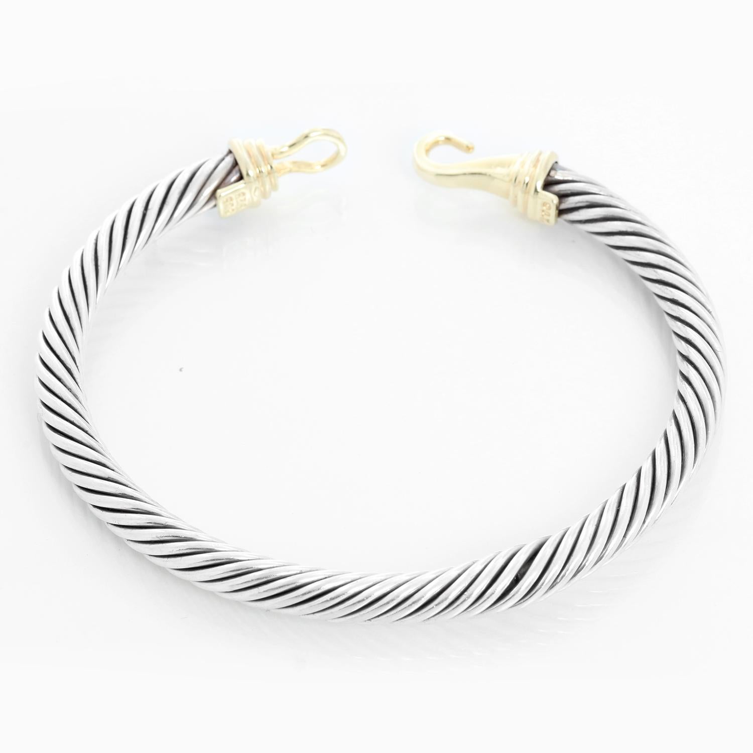 David Yurman Schnalle-Armband aus Sterlingsilber und 18 Karat Gelbgold im Zustand „Hervorragend“ im Angebot in Dallas, TX