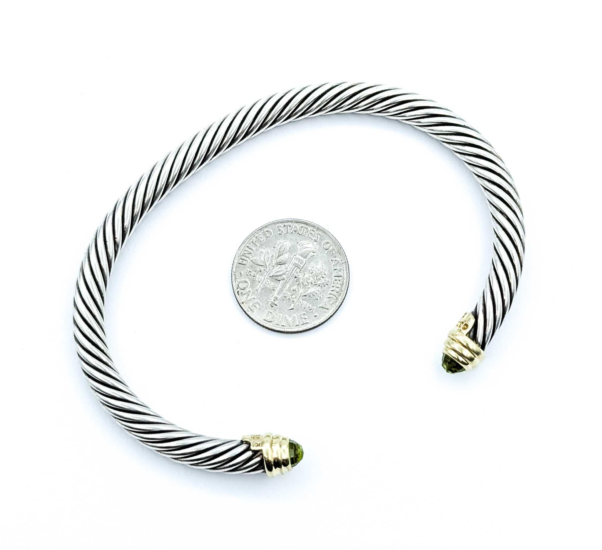 David Yurman Pulsera cable con peridoto en plata de ley y oro amarillo de 14k en venta 4