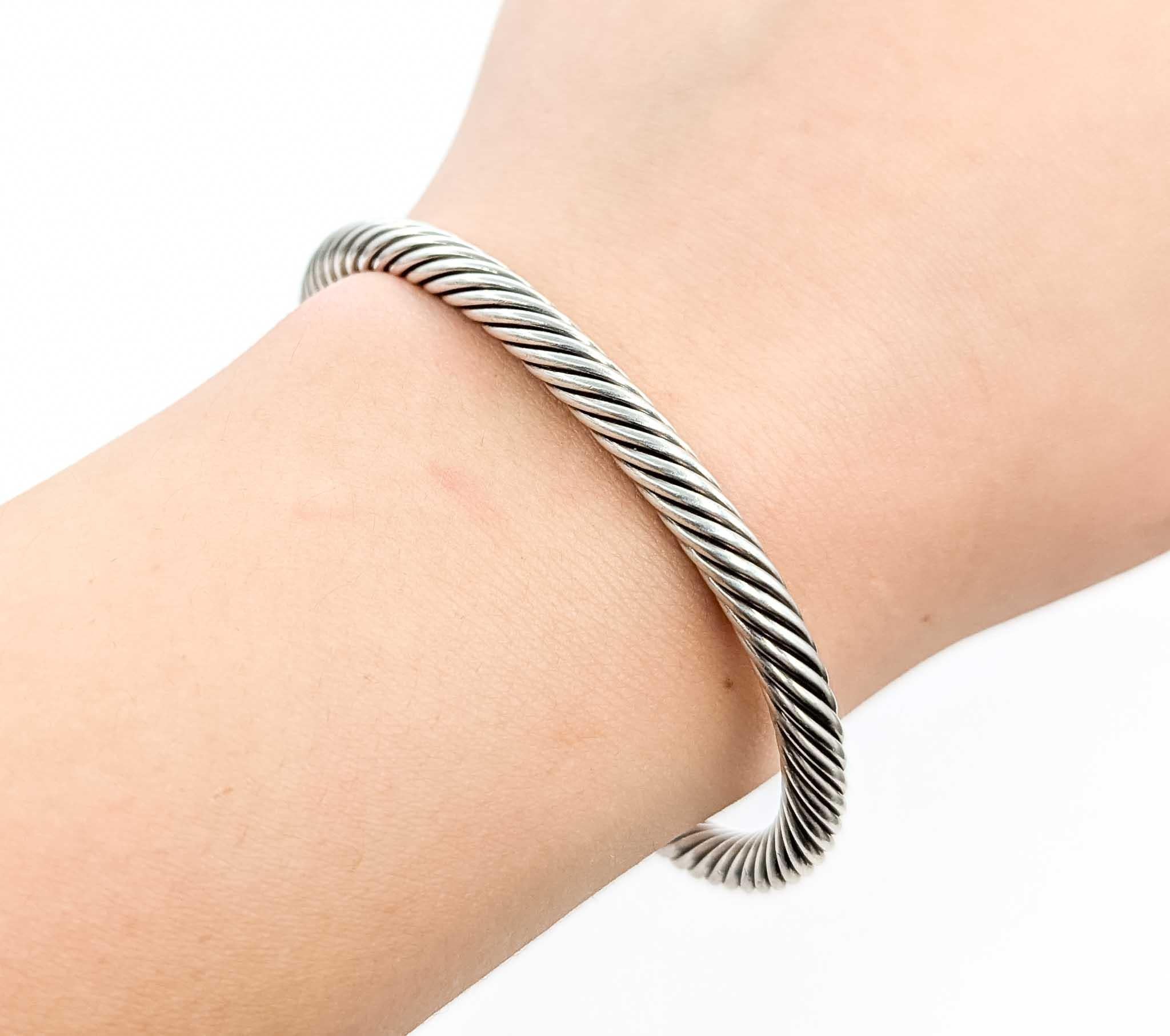 David Yurman Pulsera cable con peridoto en plata de ley y oro amarillo de 14k Contemporáneo en venta