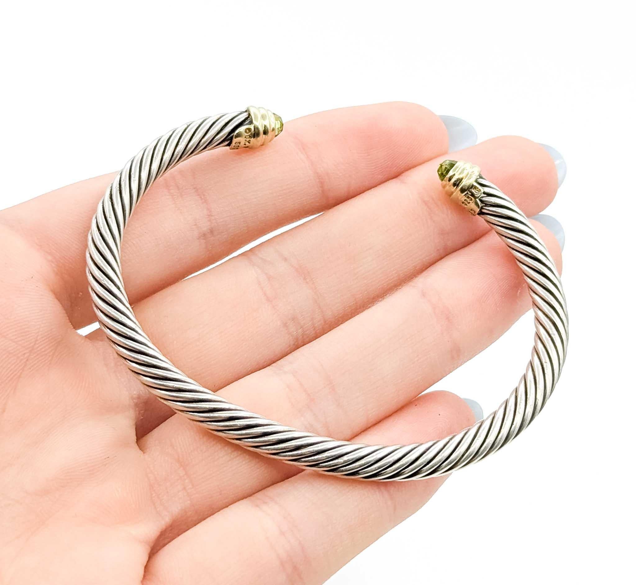 David Yurman Pulsera cable con peridoto en plata de ley y oro amarillo de 14k en Excelente estado para la venta en Bloomington, MN