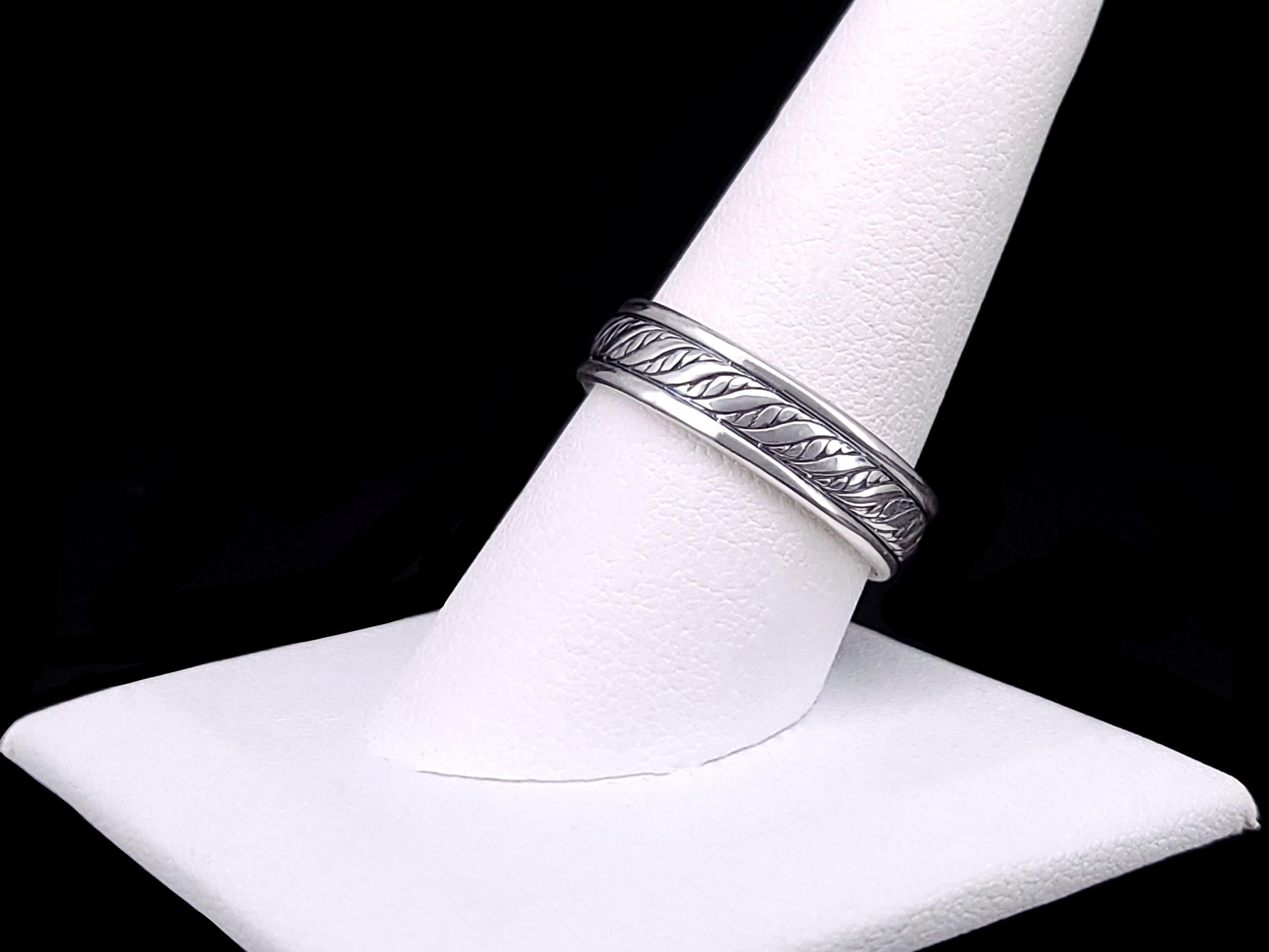 David Yurman Cable Classic Band Ring in Sterling Silver 5.6mm In New Condition For Sale In New York, NY