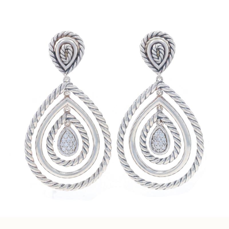 Marchio: David Yurman
Collezione: Classici del cavo
Design/One: A goccia

Contenuto del metallo: Argento Sterling

Informazioni su A. Stone
Diamanti naturali
Carati: .17ctw
Taglio: Rotondo brillante

Carati totali: .17ctw

Stile: Pendente
Tipo di