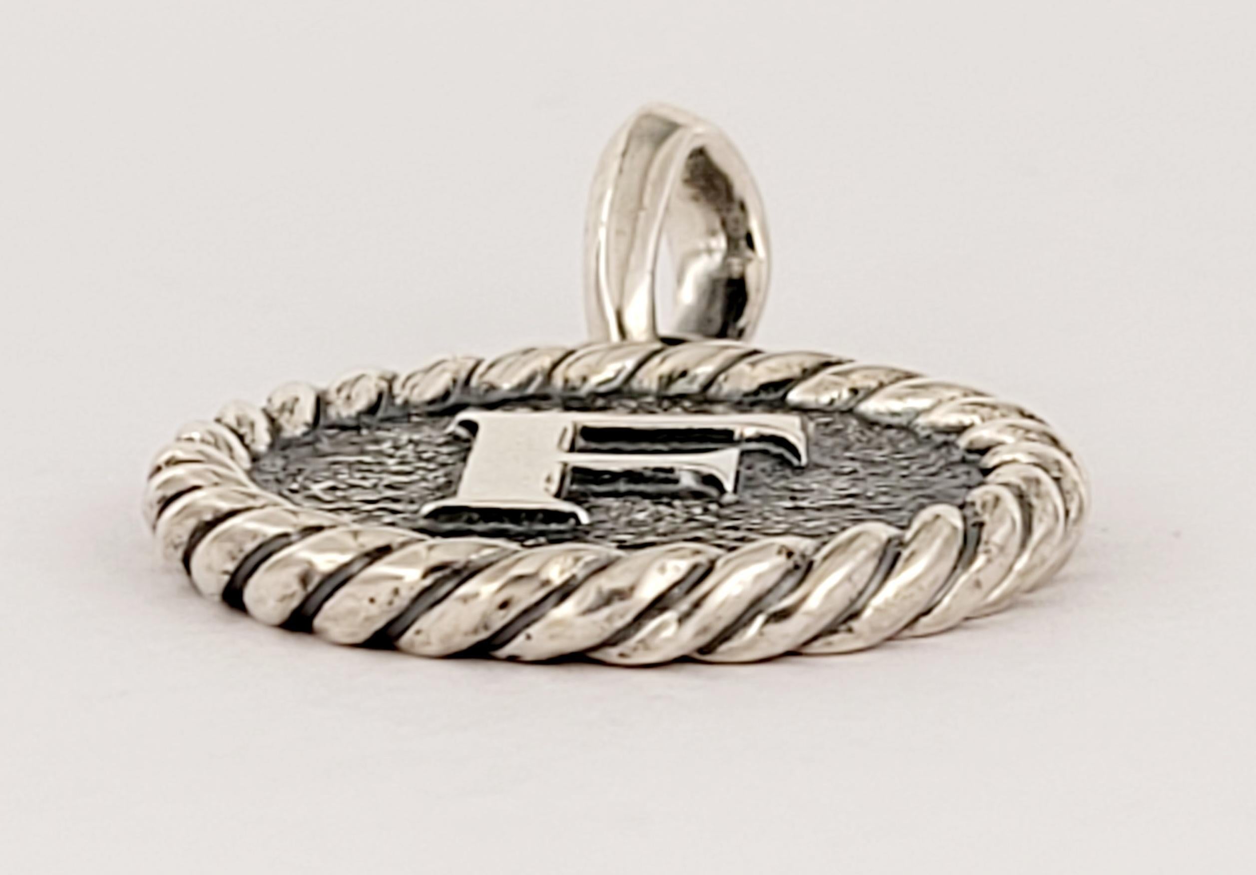 Donna David Yurman Cable Collectibles F Initial Charm Enhancer Ciondolo in argento sterling in vendita