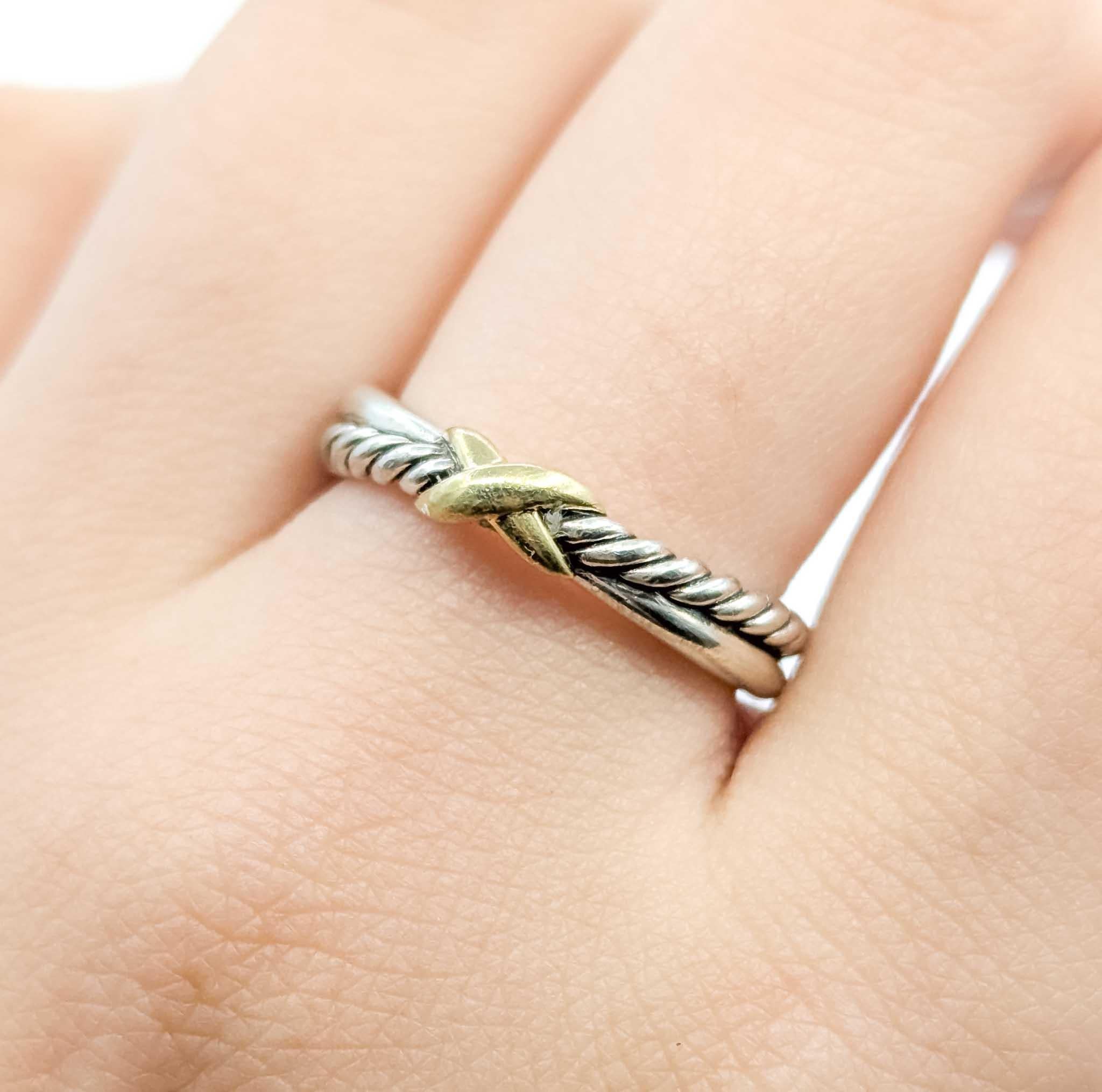 David Yurman Anello incrociato con cavo in argento sterling e oro giallo 18 carati In condizioni ottime in vendita a Bloomington, MN