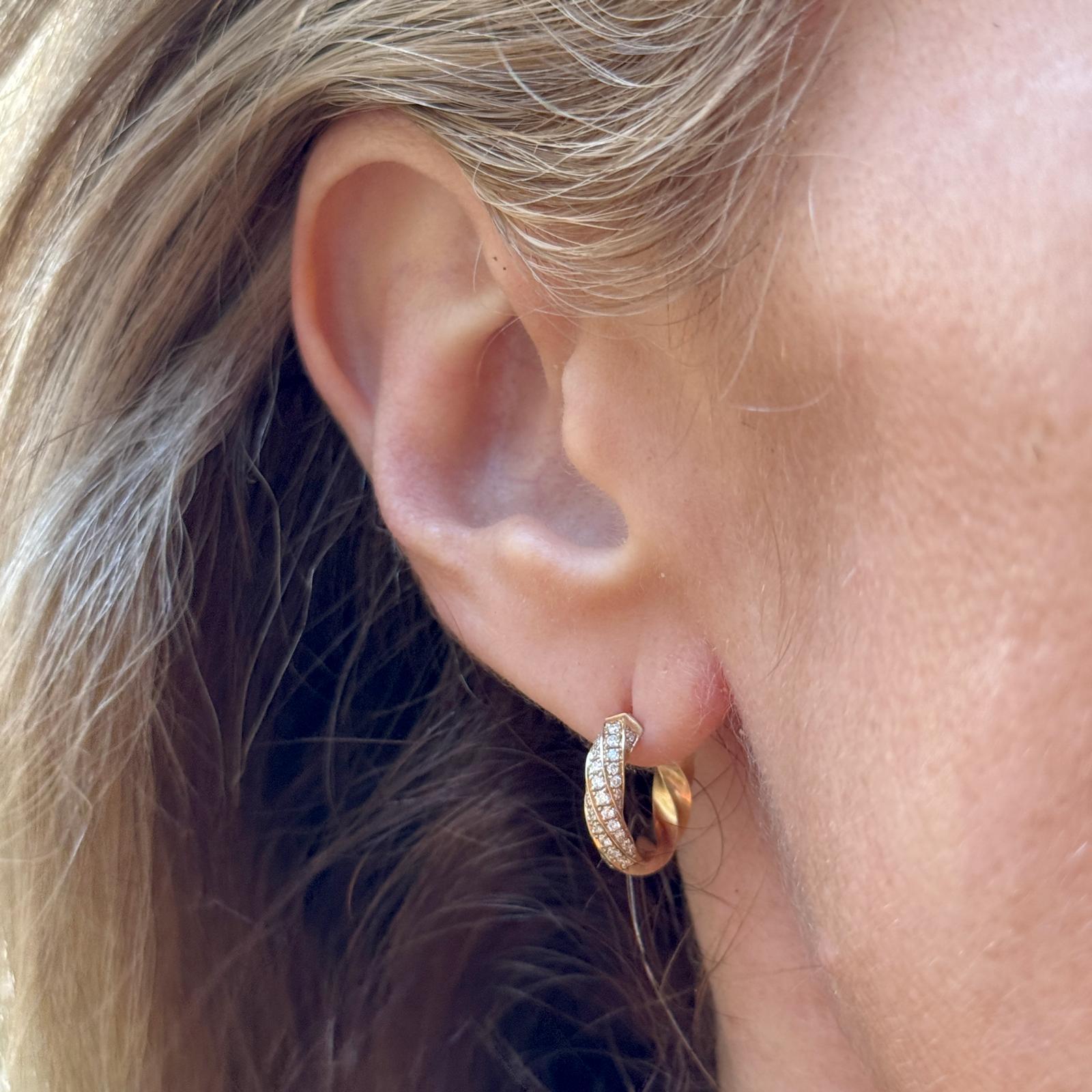 Round Cut David Yurman Cable Edge Diamond 18 Karat Yellow Gold Huggie Hoop Earrings