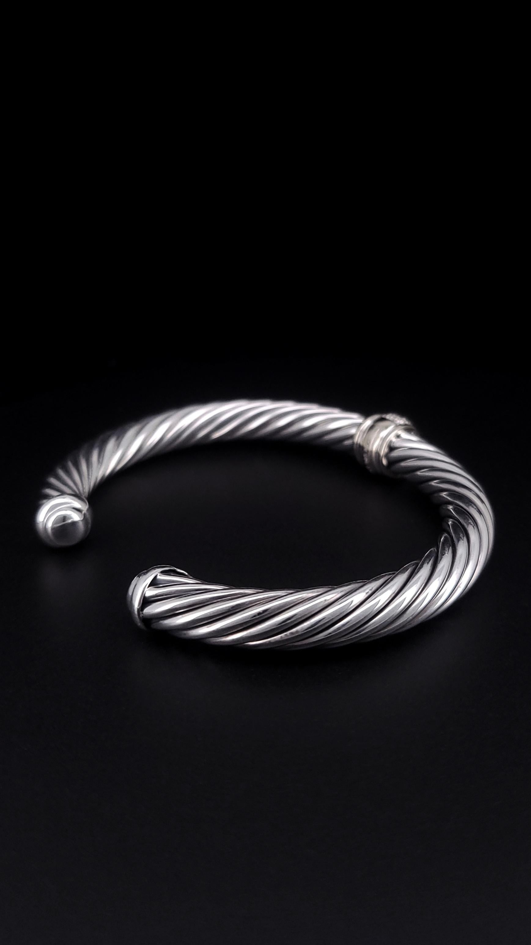 David Yurman Cable Two-Tone 18k White Gold Sterling Silver Bracelet 7mm In Excellent Condition For Sale In New York, NY