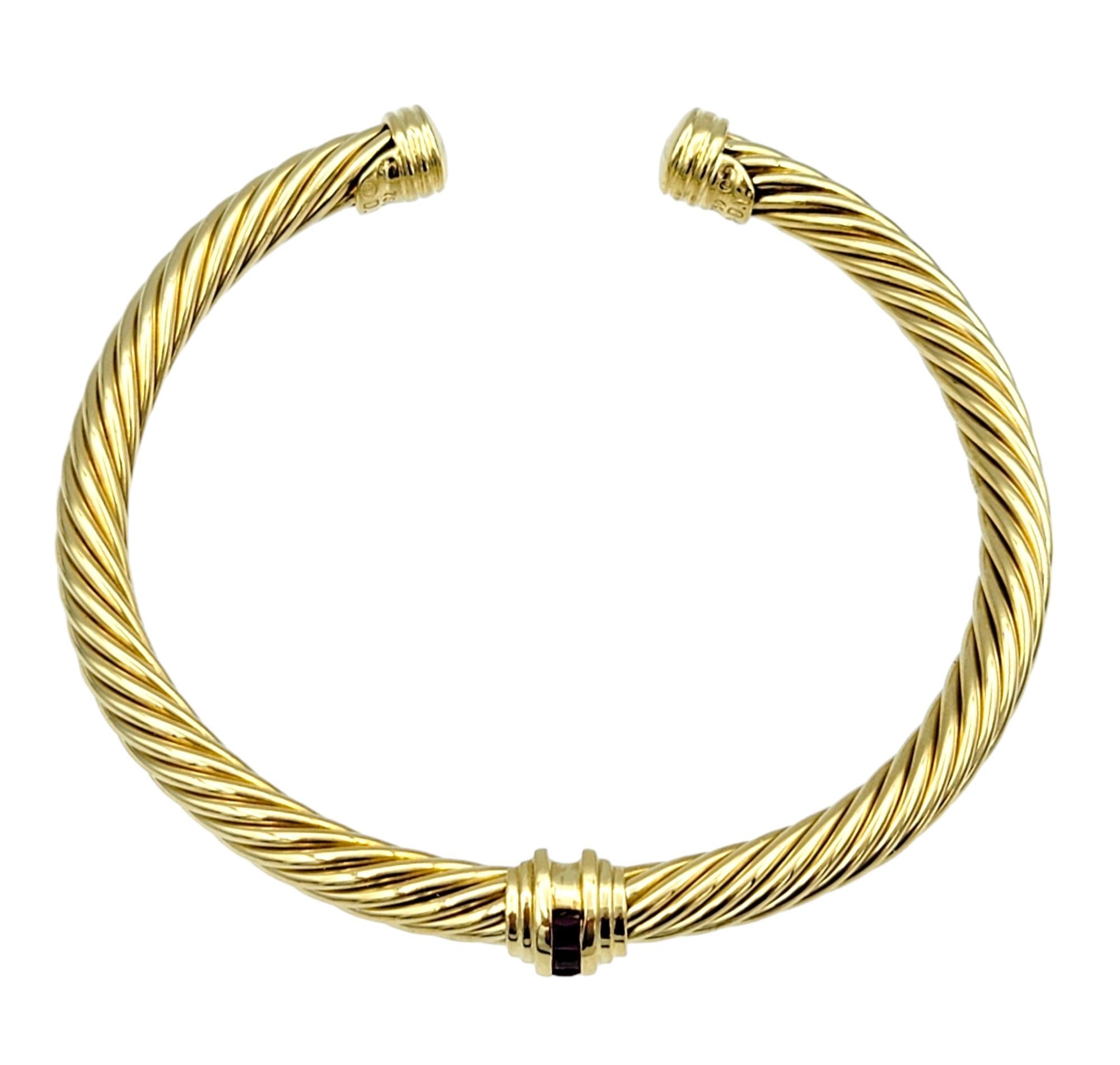 David Yurman Cablespira Kabel-Kabel-Manschettenarmband mit 5 mm und Rubinen aus 18 Karat Gelbgold (Carréschliff)