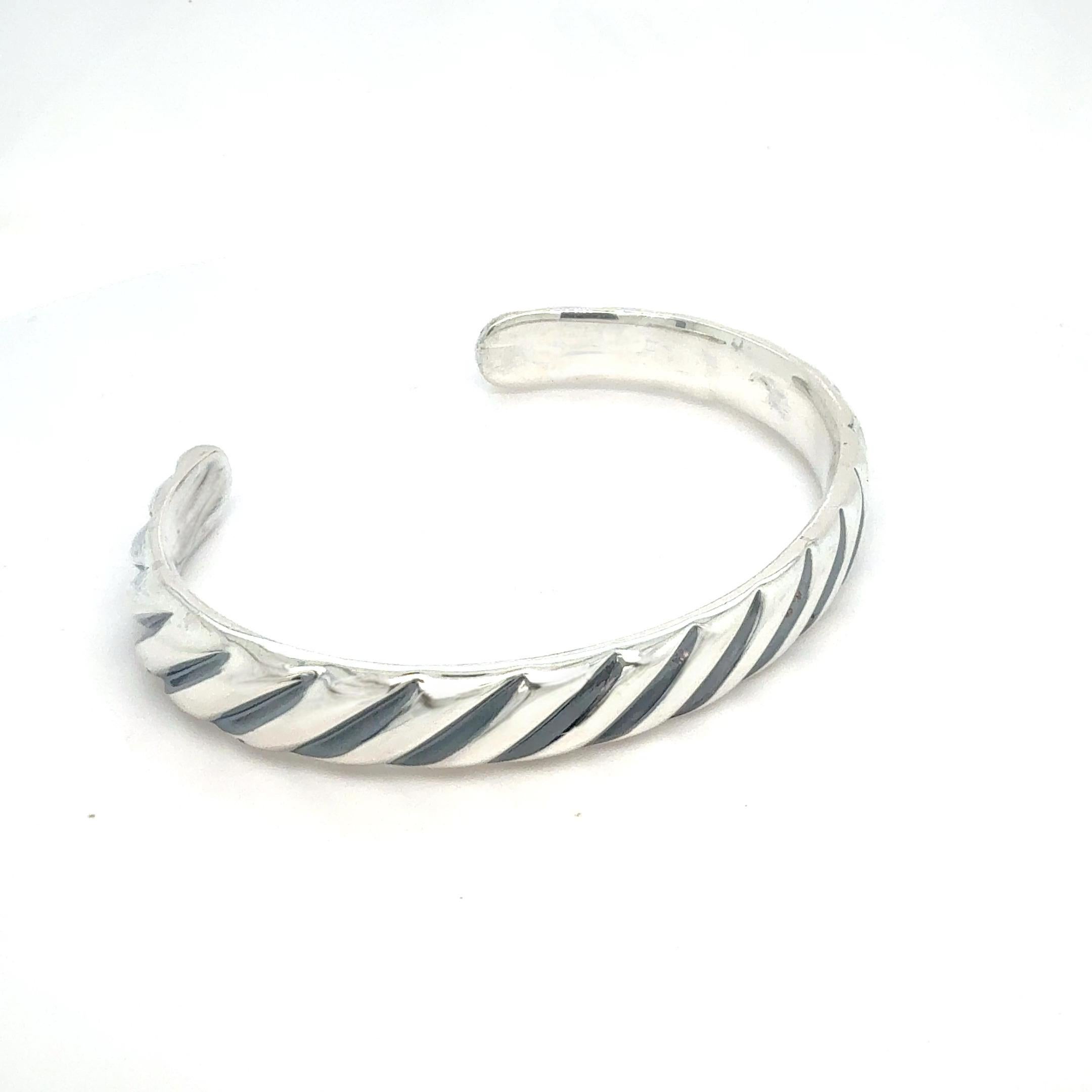 David Yurman, manchette à chevrons, taille M, ancienne propriété en argent sterling en vente 3