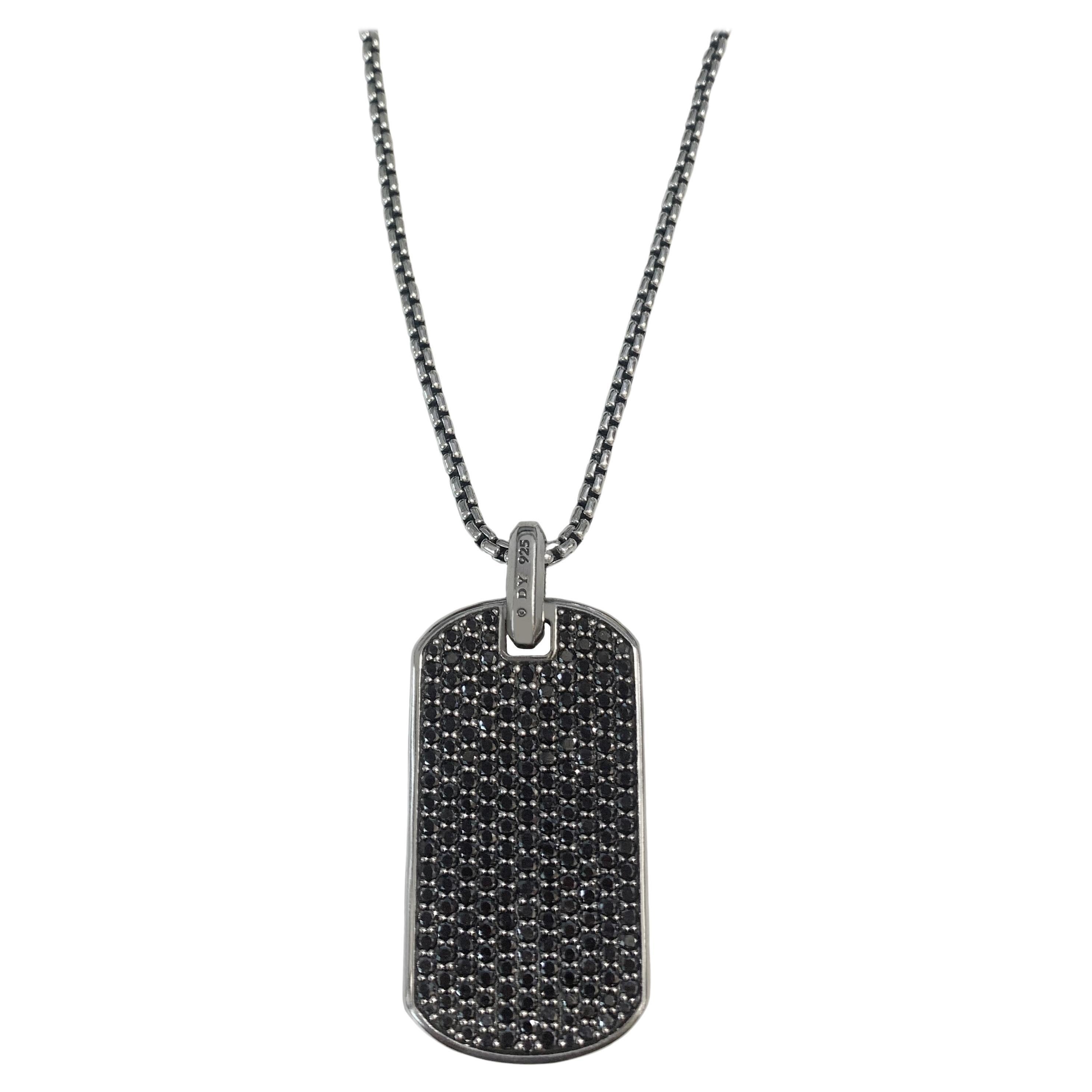 David Yurman Ciondolo con diamante nero e catenina DY con etichetta Chevron